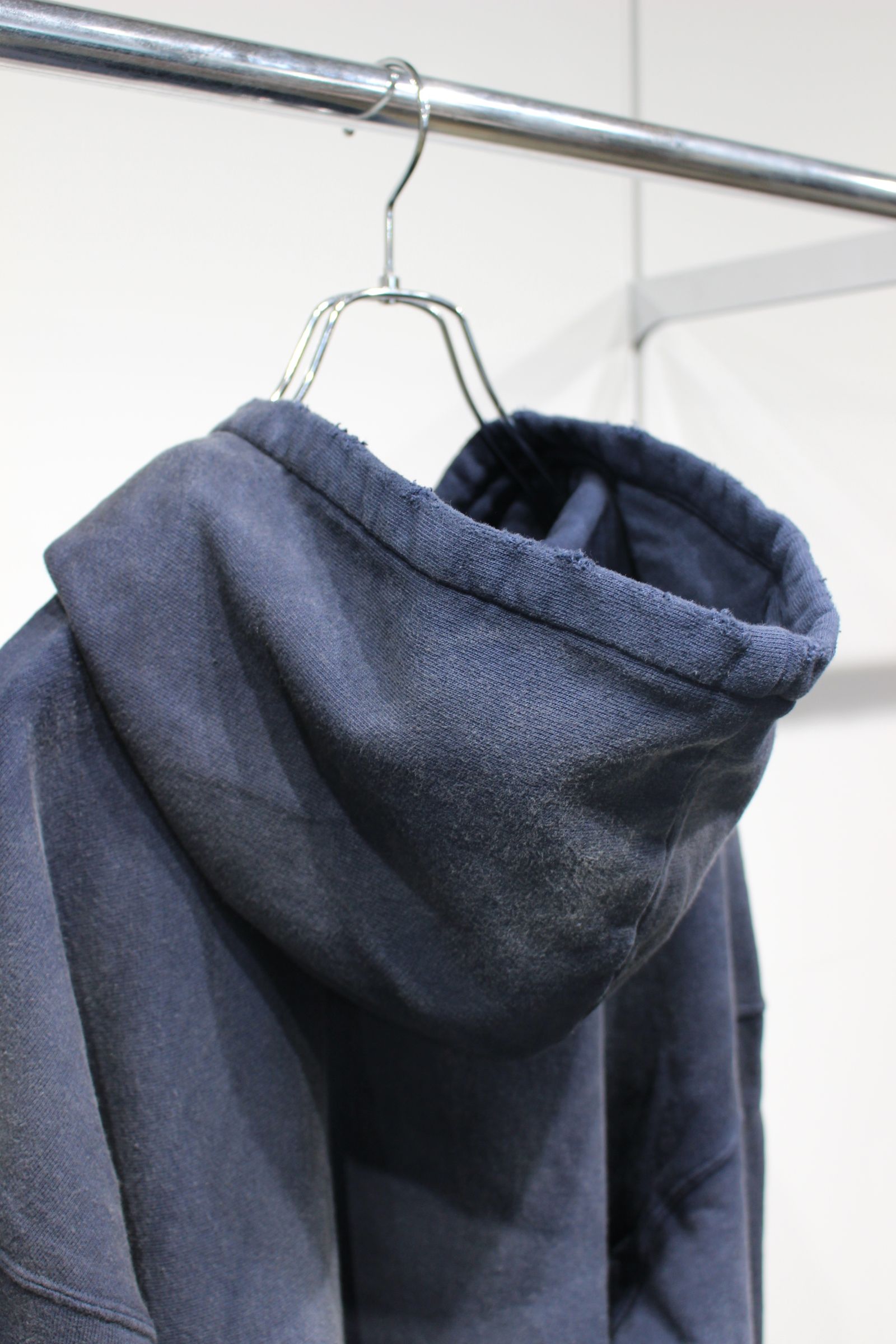 [ラスト1点] SWITCHING HOODIE | D.PURPLE | フーディー