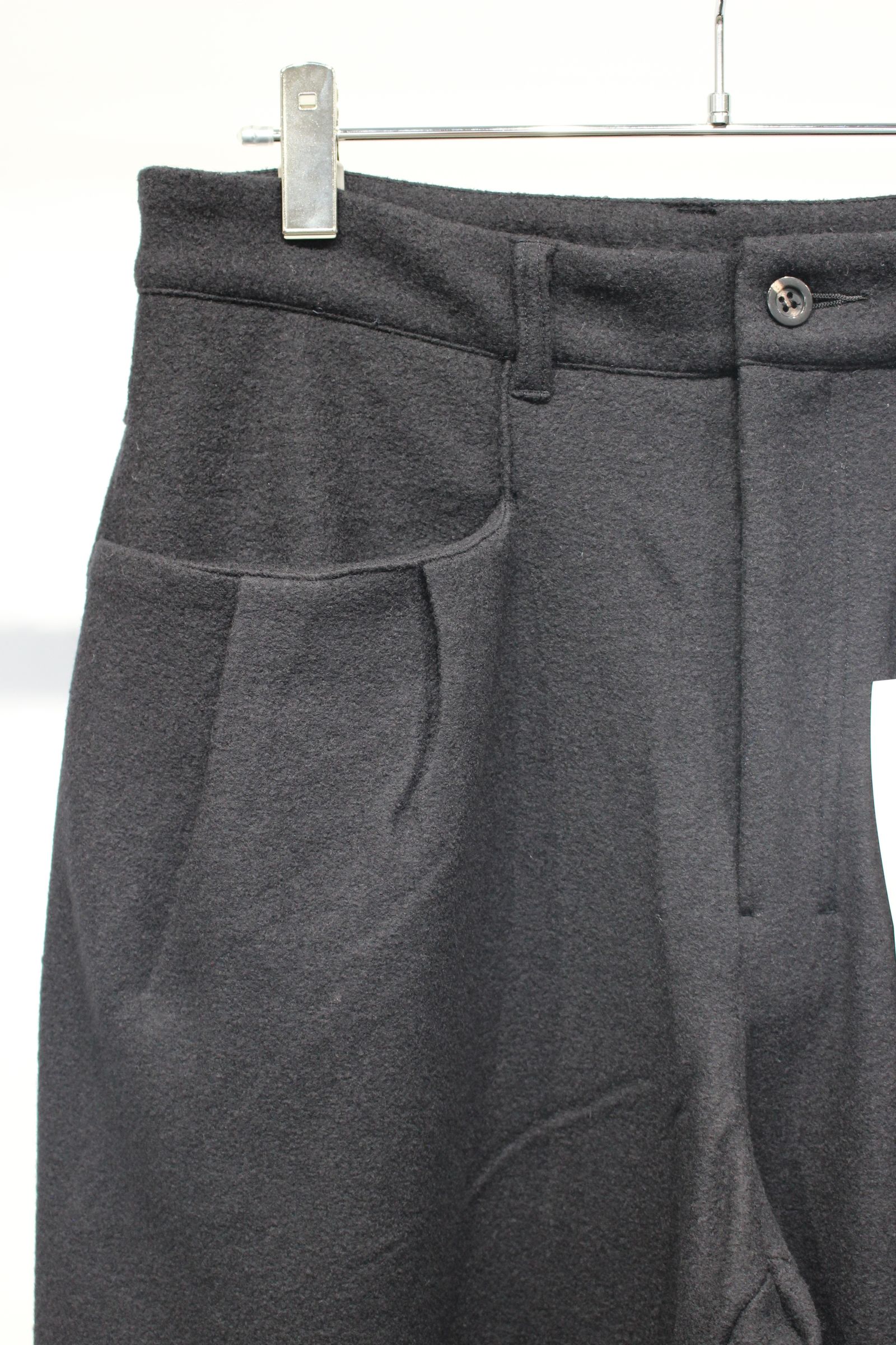 WOOL CUT WIDE TUCK SLACKS | NAVY | スラックス