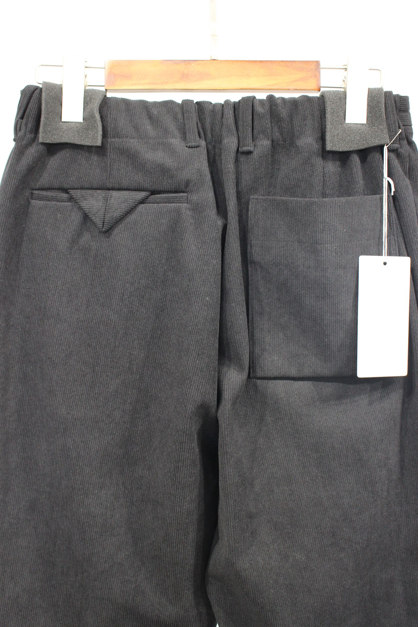 TRICOT CORDUROY TAPERED PANTS/BLACK