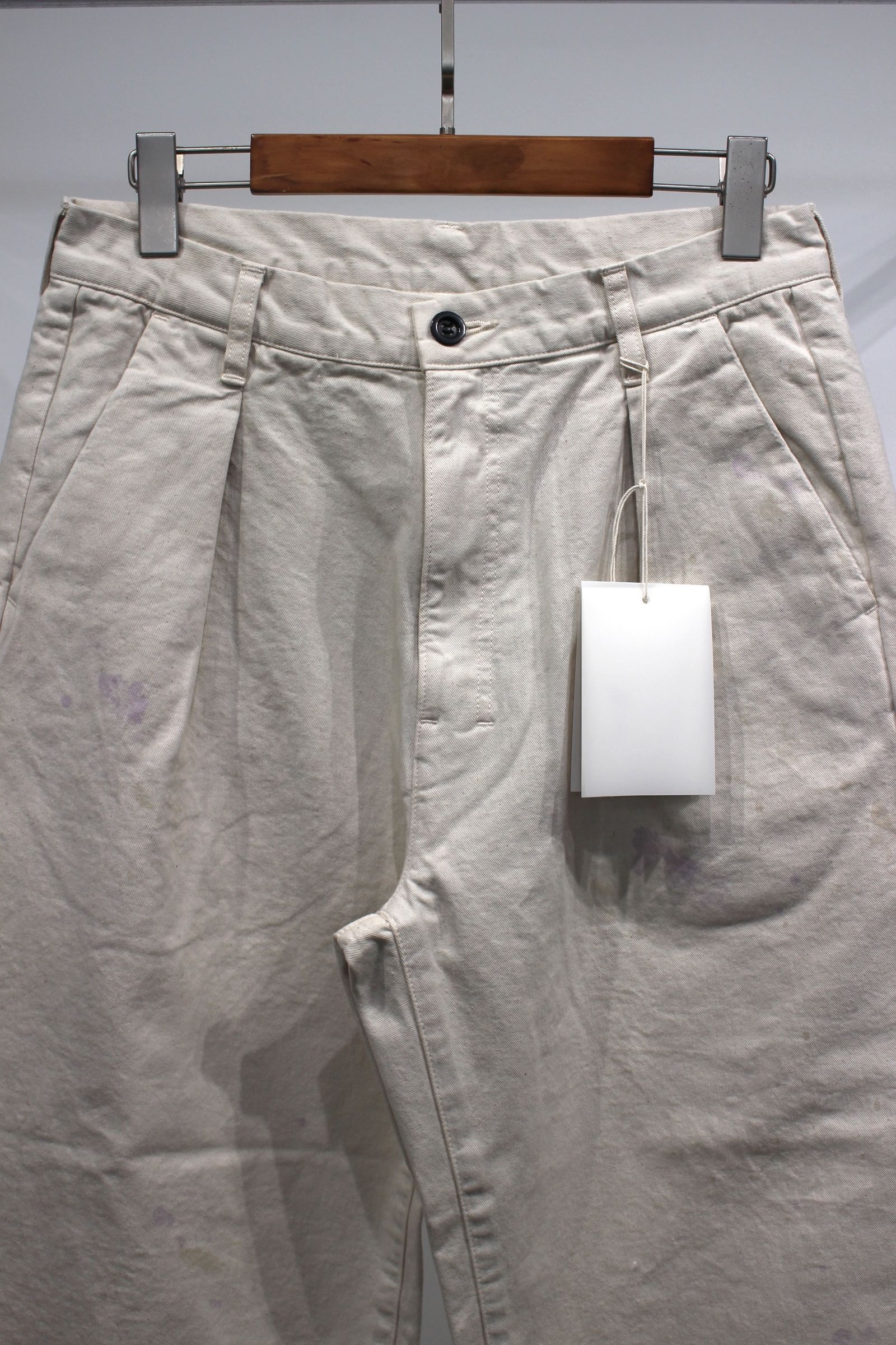 PAINT CHINO TROUSERS | IVORY | チノパン