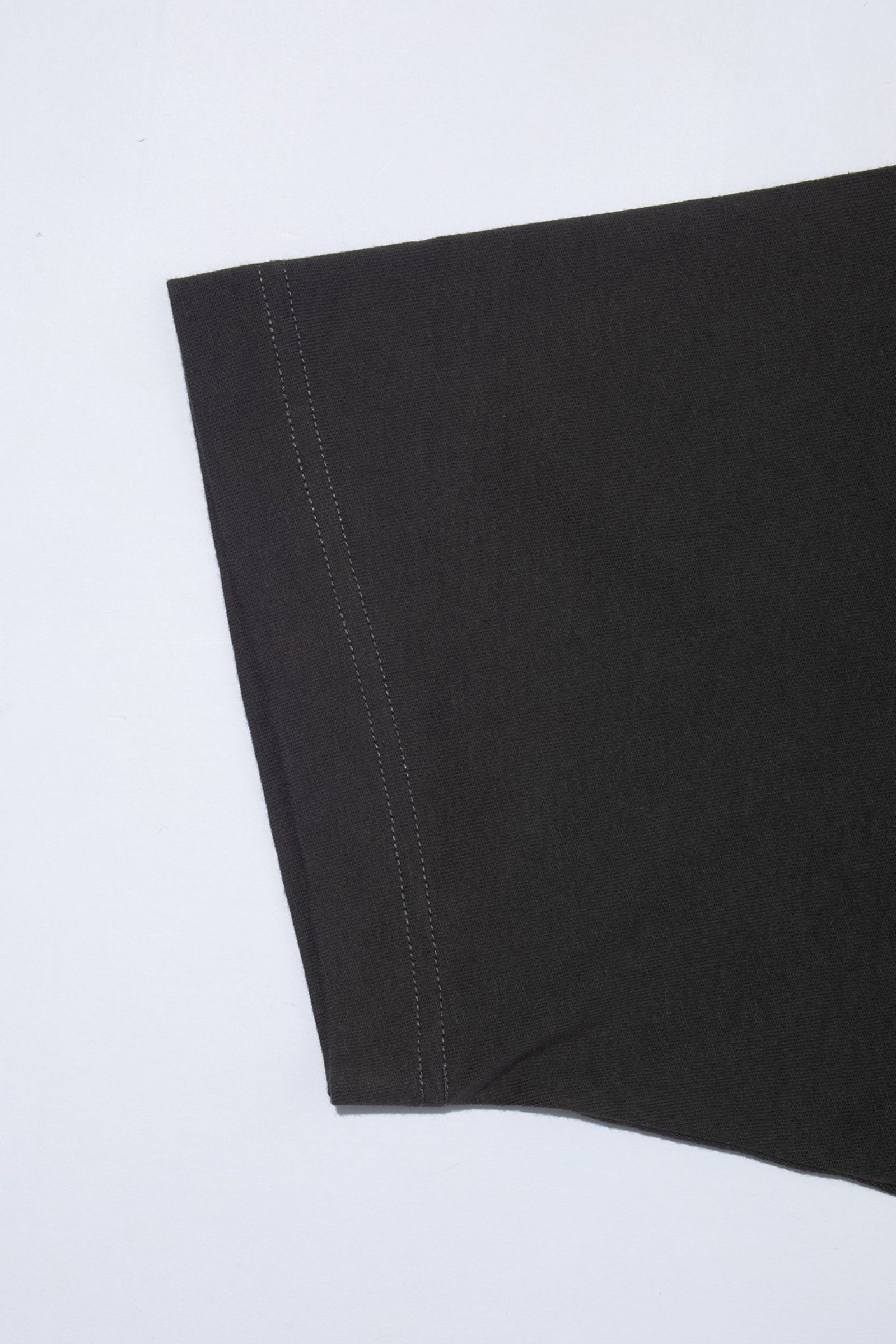 WORDCORE ON ATOMIUM T | Charcoal | カットソー