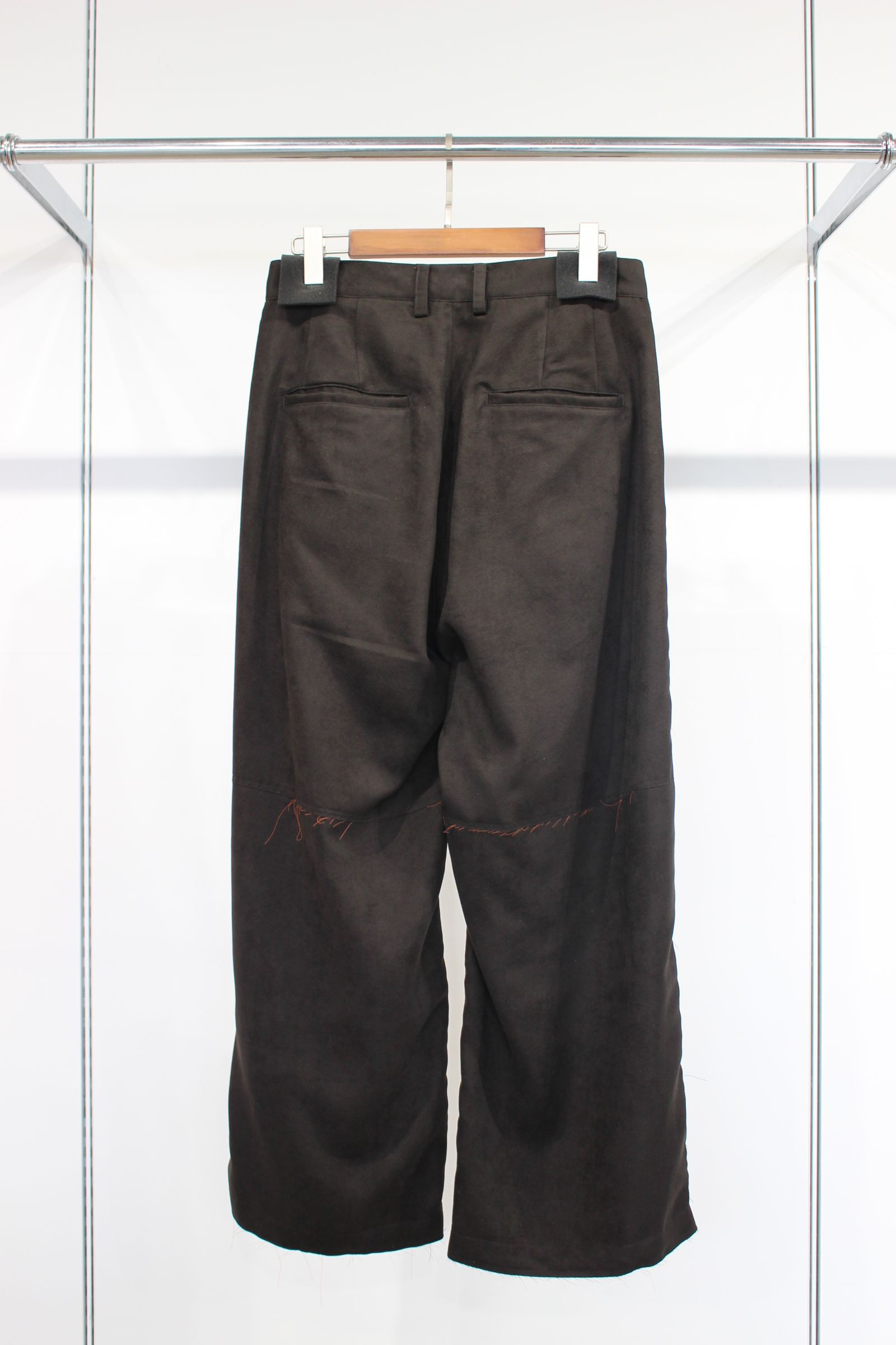 VEGAN LEATHER SIDE LINE PANTS | BLACK | ラインパンツ