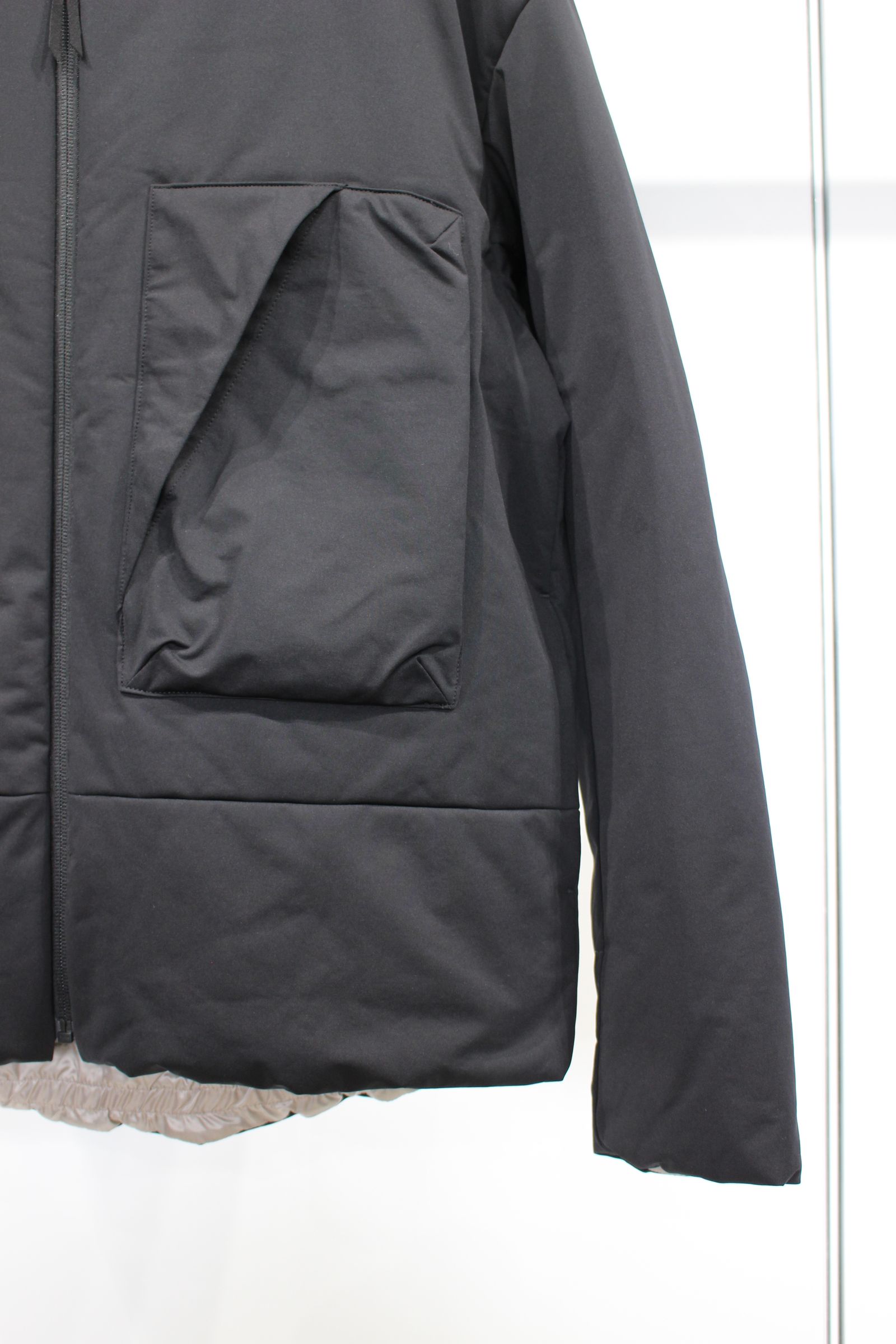 REVERSIBLE PADDED ZIP-UP BLOUSON/BLACK-MOCHA