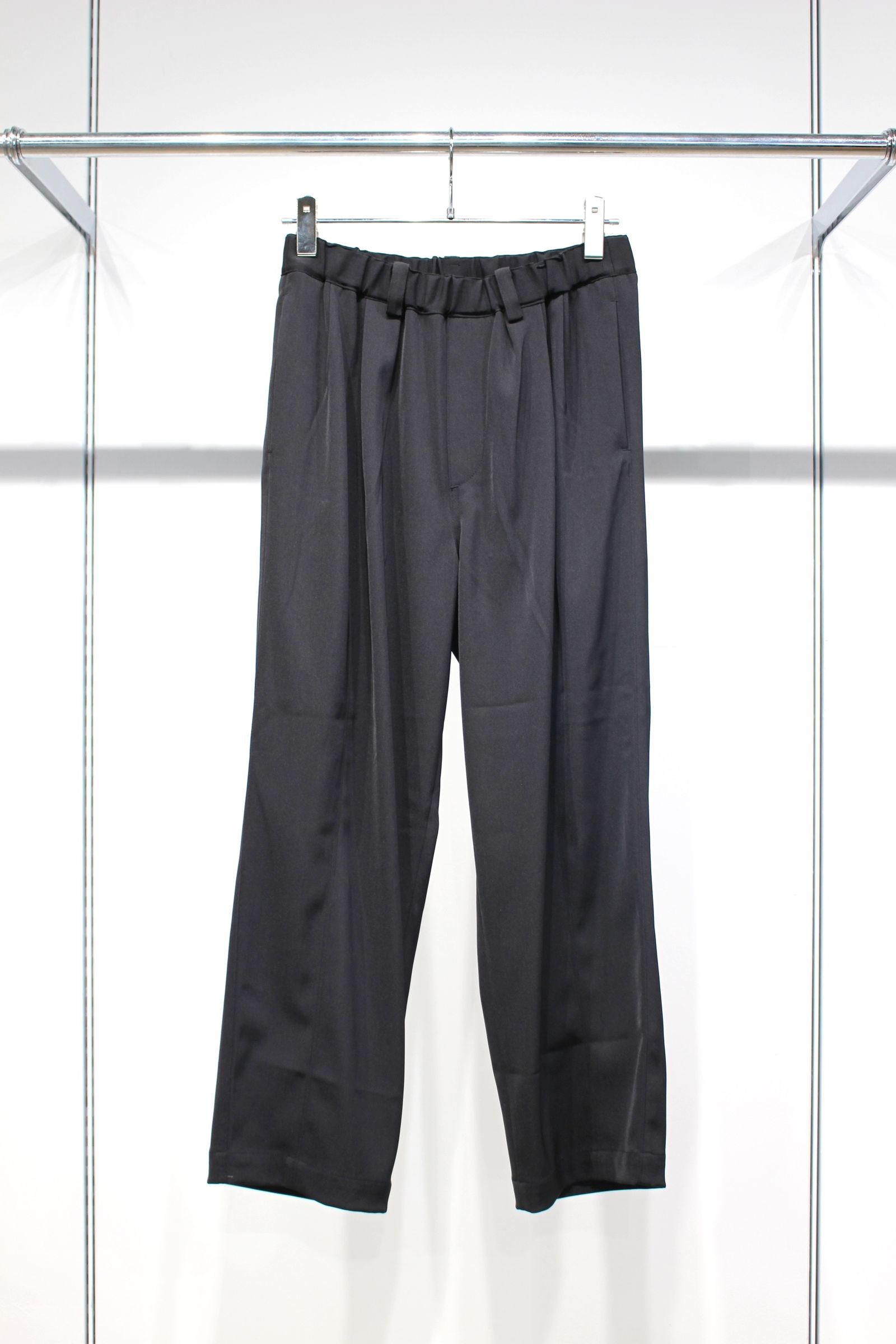 TWILL TWIST CENTER SEAM PANTS | BLACK | イージーパンツ