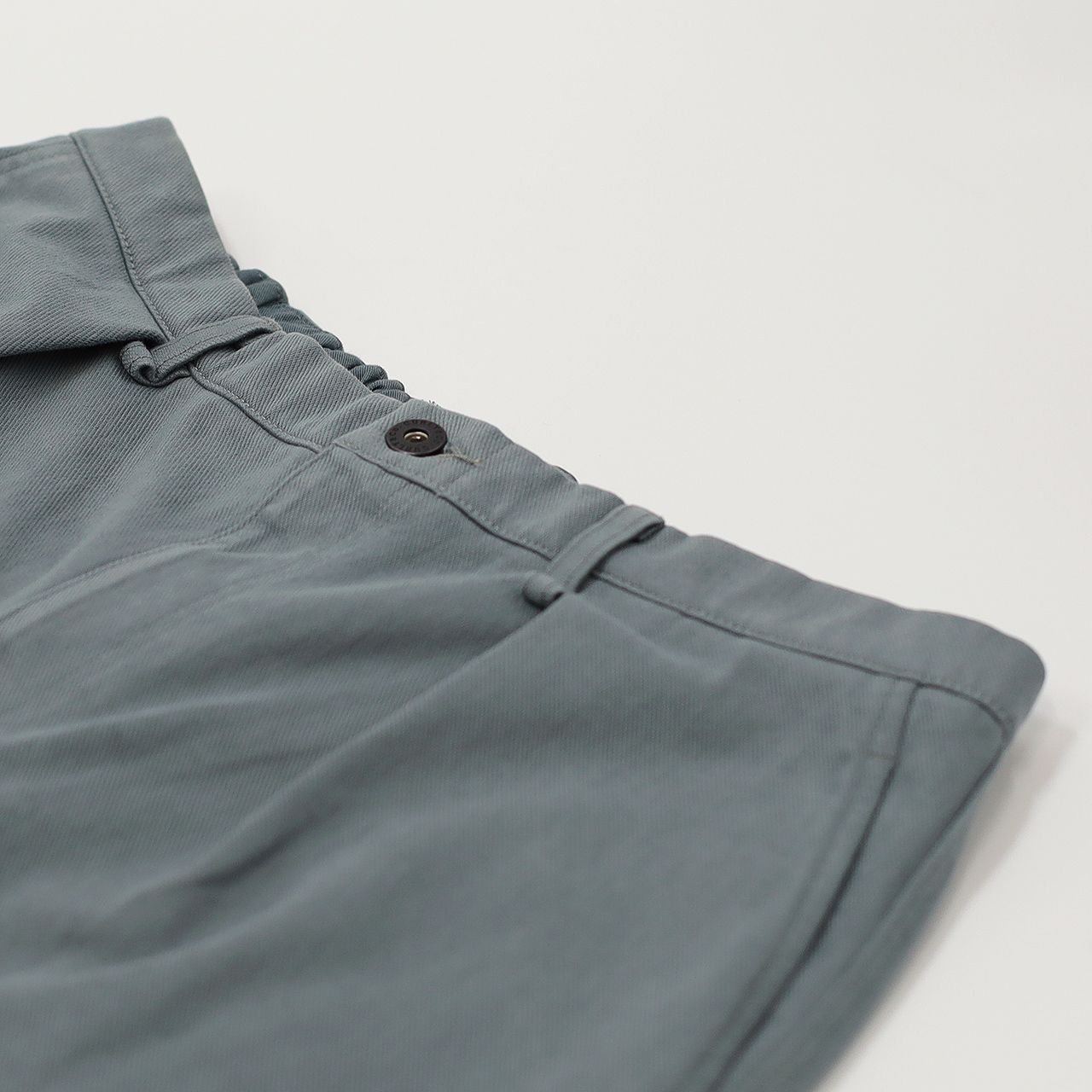 KNIT DENIM 1 TUCK EZ TAPERED SLACKS | STEEL GRAY | ニットデニム