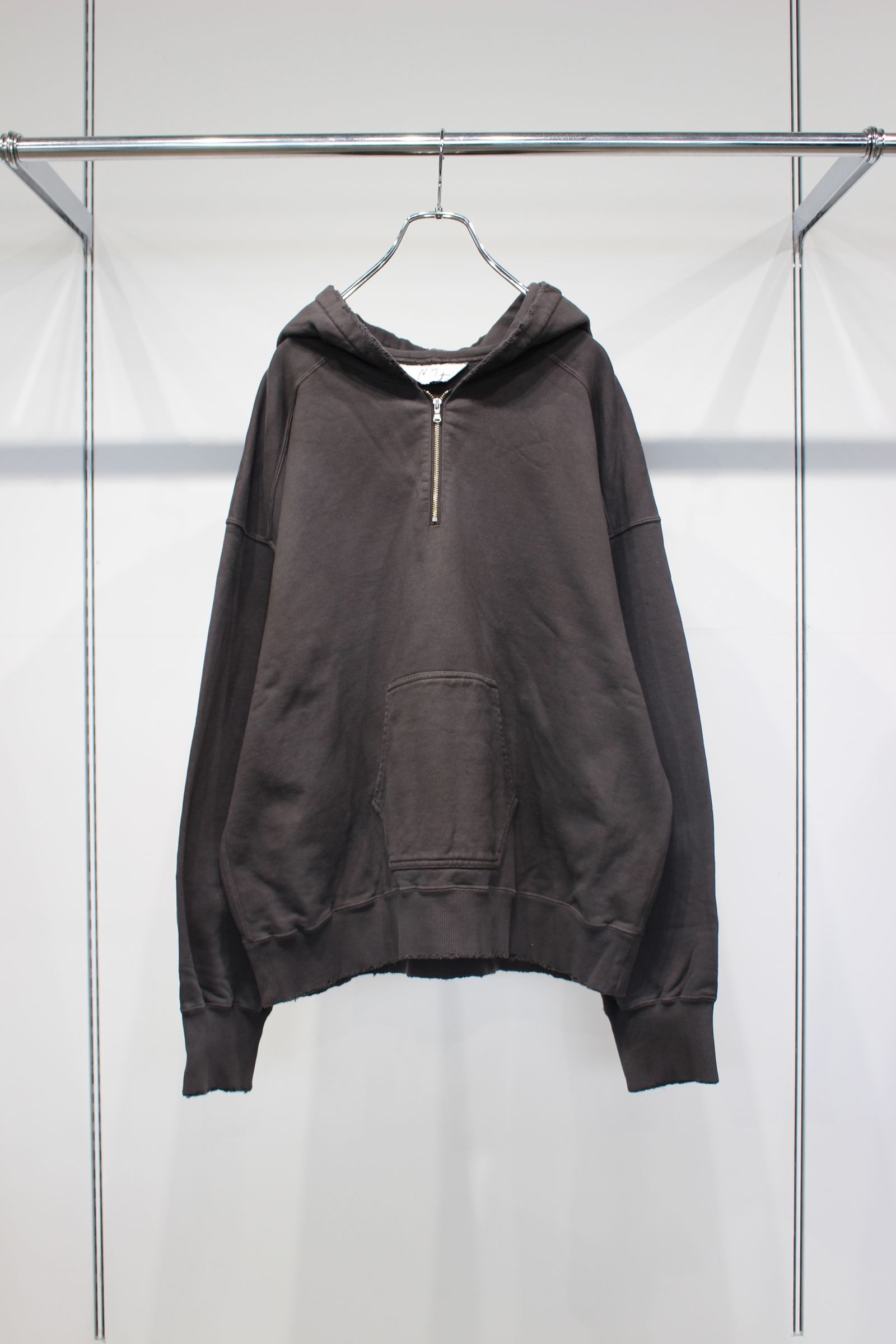 HALF ZIP HOODIE | BLACK | フーディー
