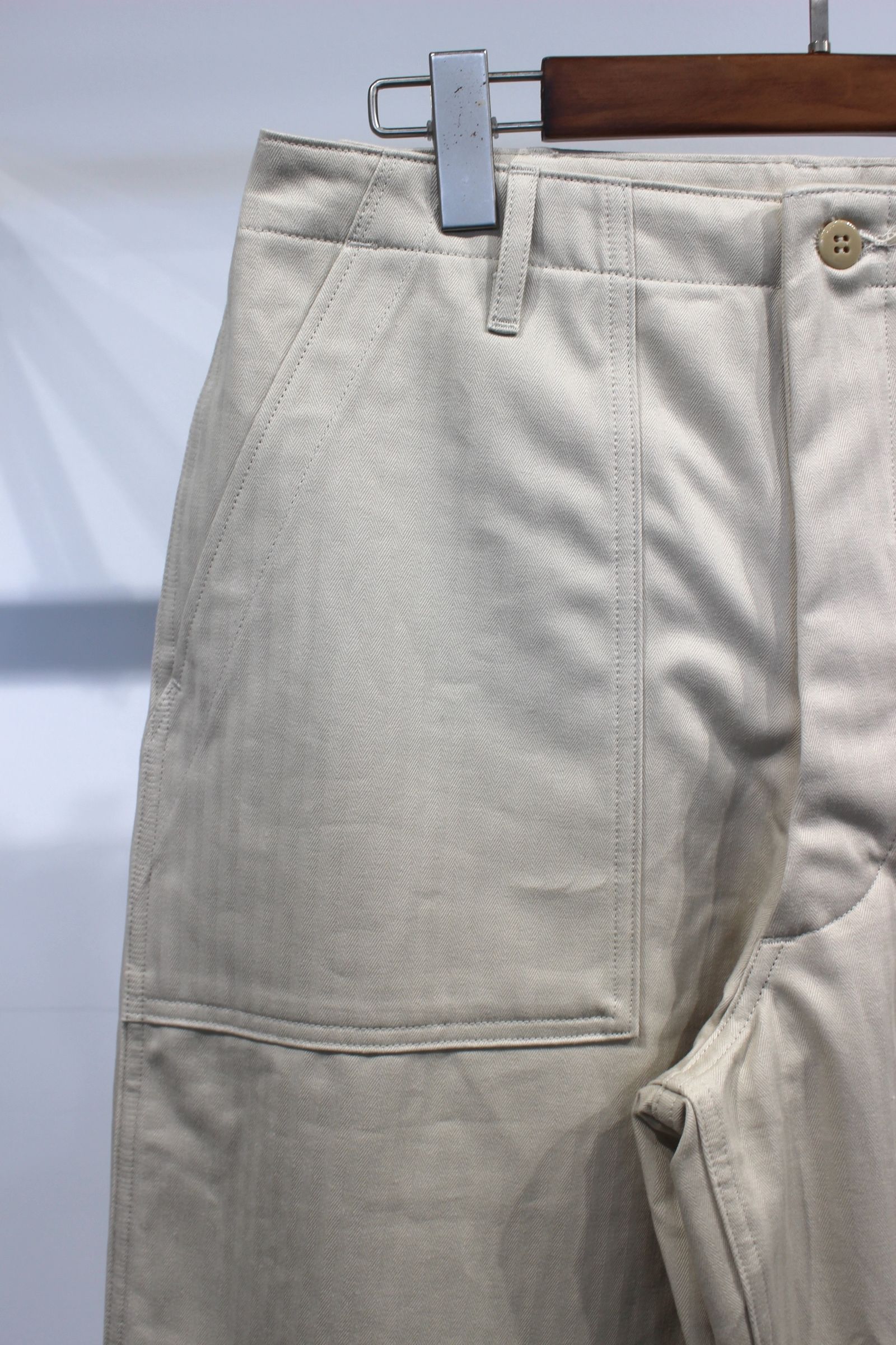ORGANIC COTTON HBT TWILL BAKER PANTS/IVORY