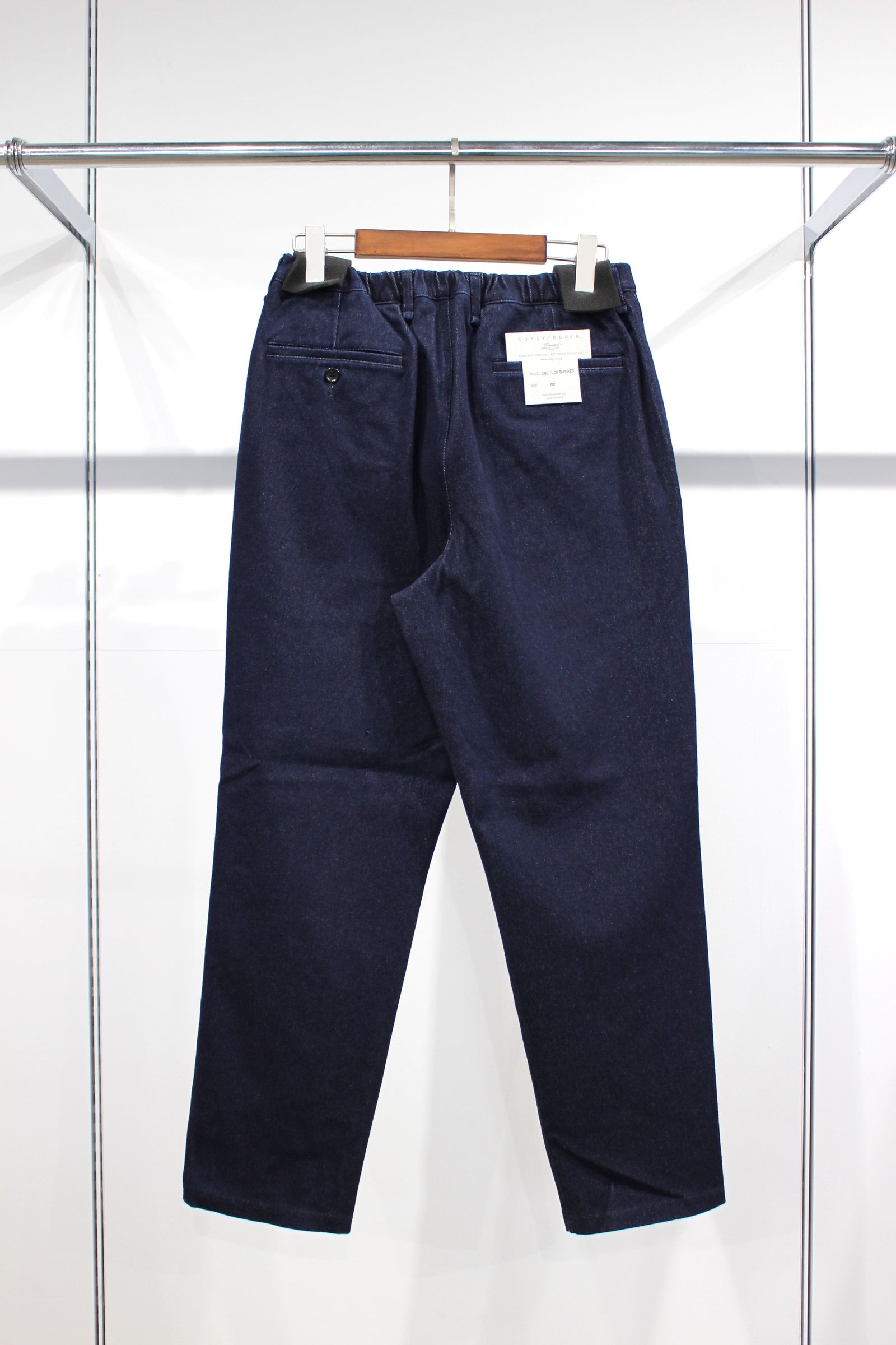 CURLY - INDIGO 1TUCK EZ TAPERED SLACKS -ONE WASHED