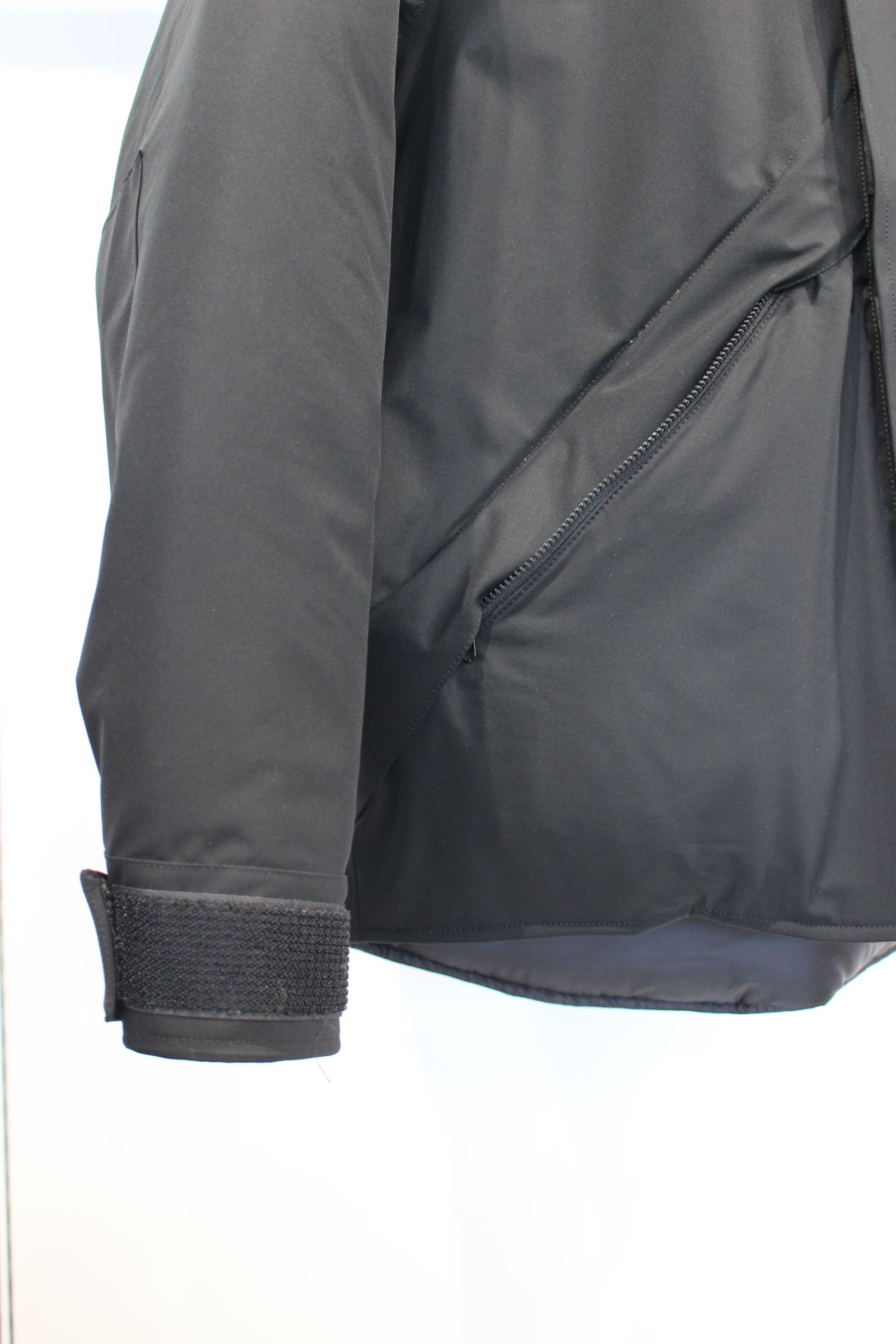 HI-LOFT WATER PROOF INSULATED HOODED JACKET | BLACK | ジャケット