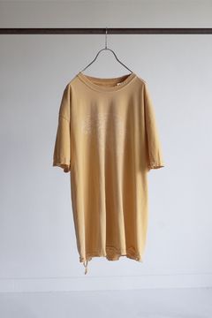 AGING LEO T-SHIRT/MUSTARD