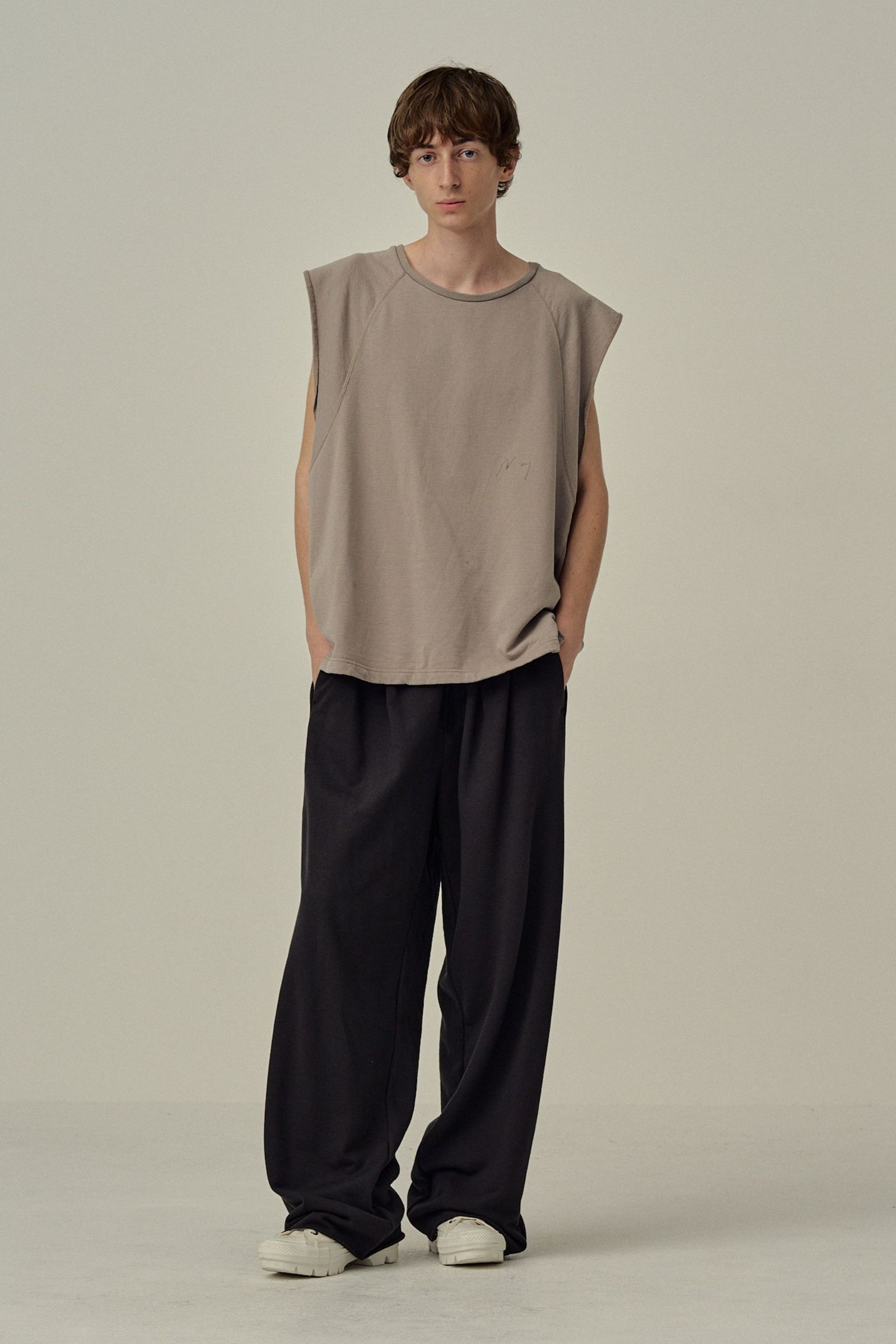 TUCK SWEAT PANTS | D.OLIVE | スウェットパンツ