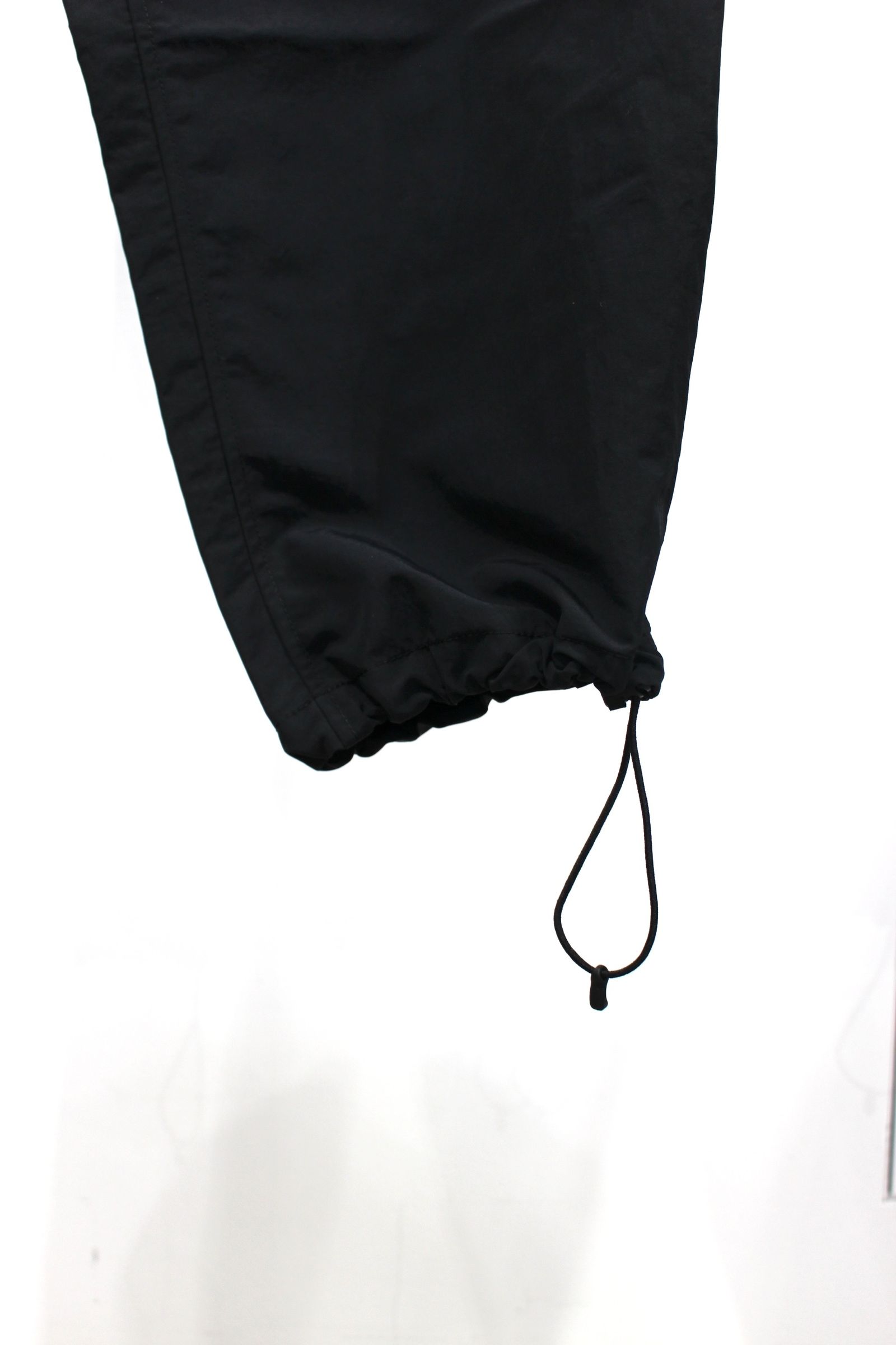 EARNESTLY TROUSERS | BLACK | パンツ