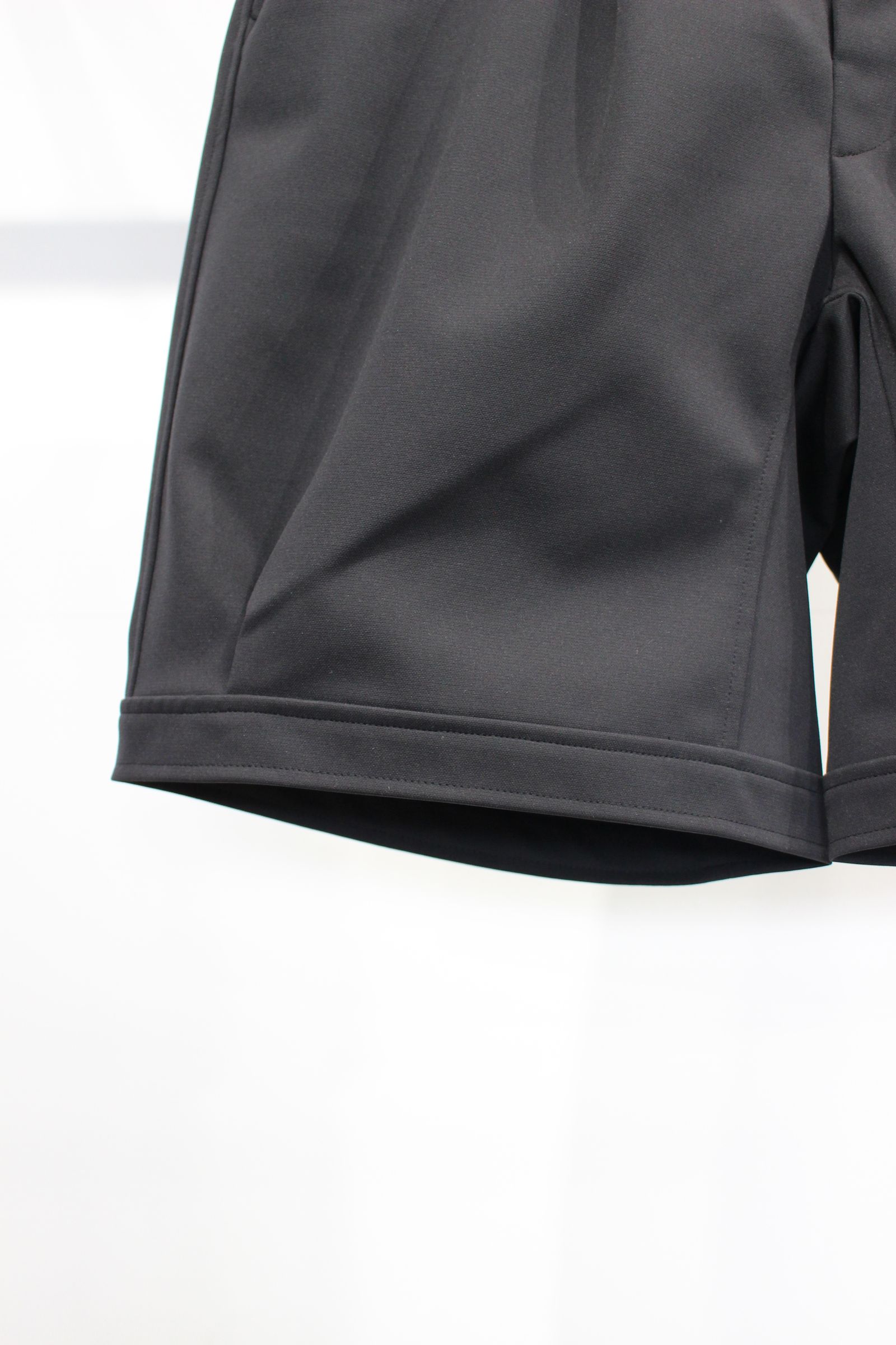 TEXBRID® HEM TUCK SHORTS | BLACK | ショートパンツ