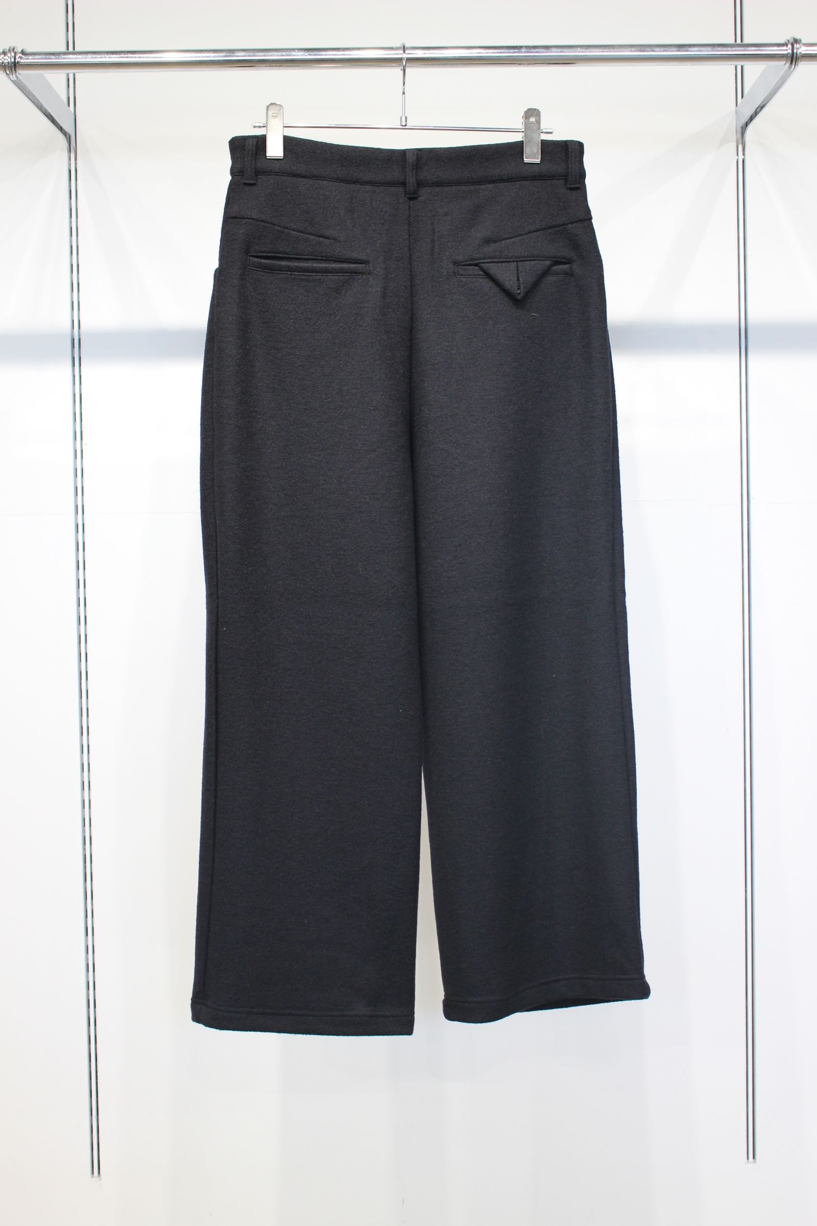 WOOL CUT WIDE TUCK SLACKS | NAVY | スラックス