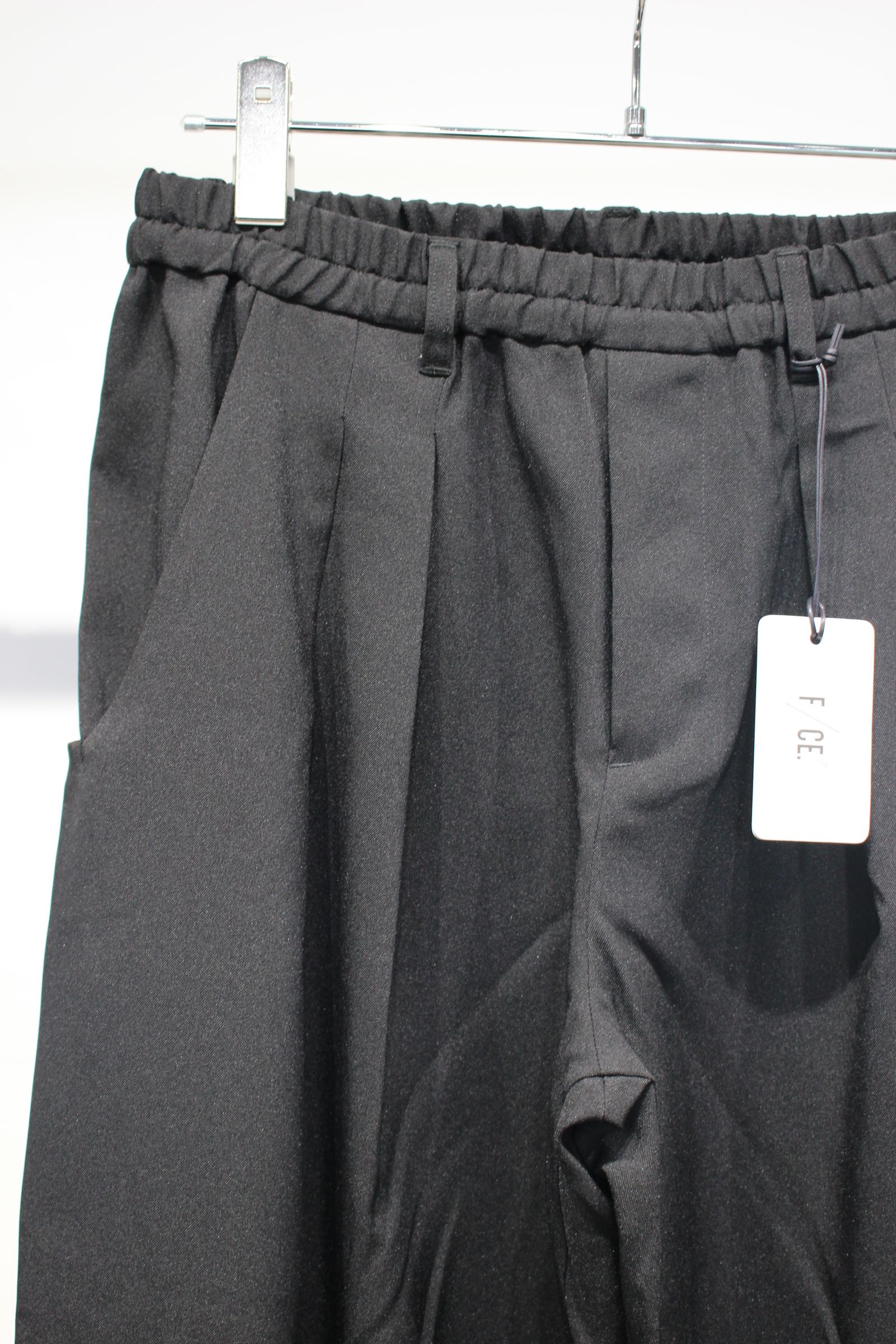 AIR BALLOON TROUSER | Black | バルーンテーパードパンツ