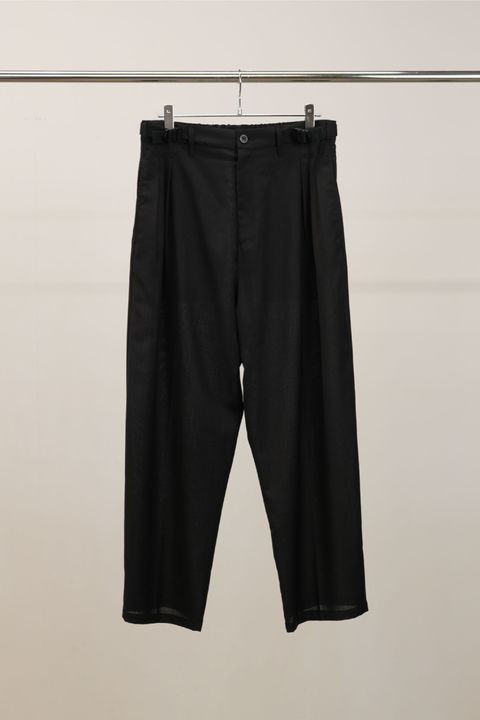 BELTED WOOL SLACKS | BLACK | スラックス