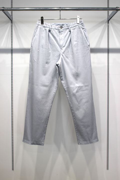 KNIT DENIM 1 TUCK EZ TAPERED SLACKS | ICE BLUE | ニットデニム