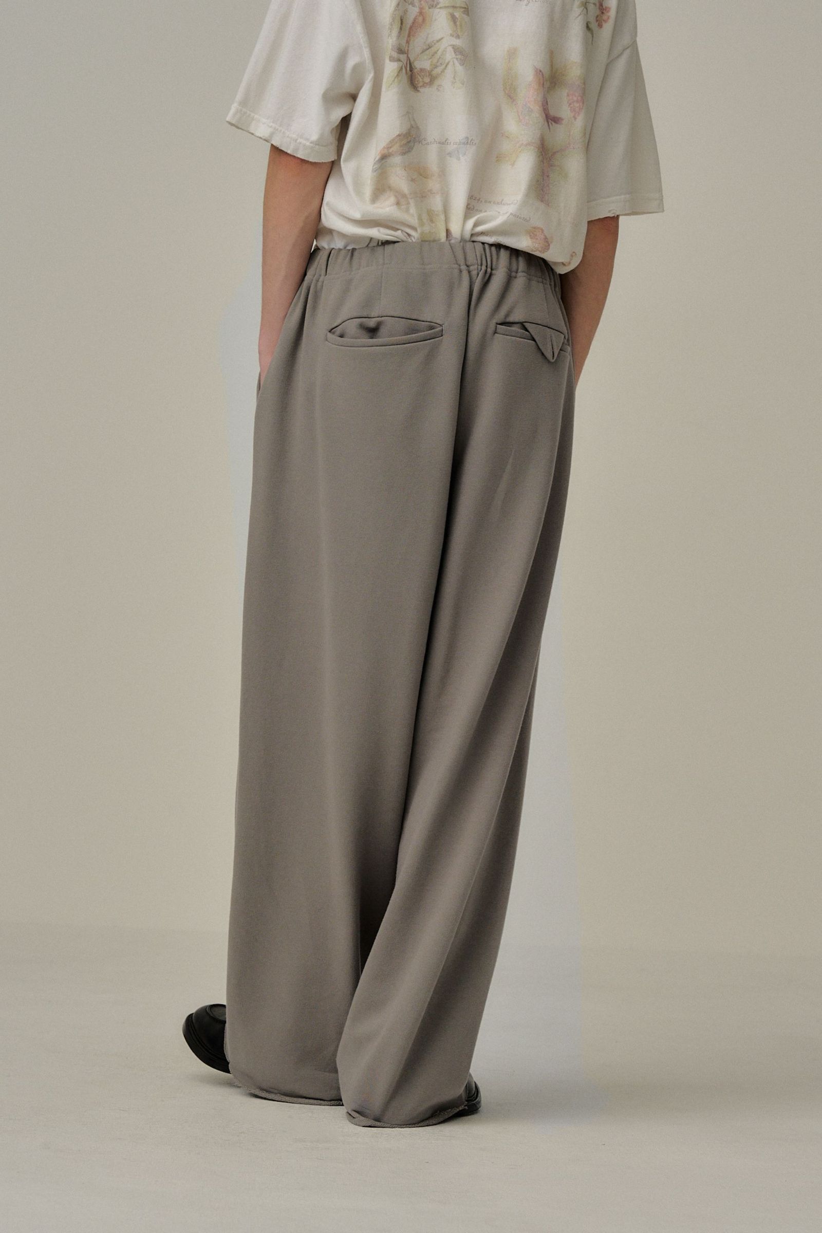 TUCK SWEAT PANTS | GRAY | スウェットパンツ