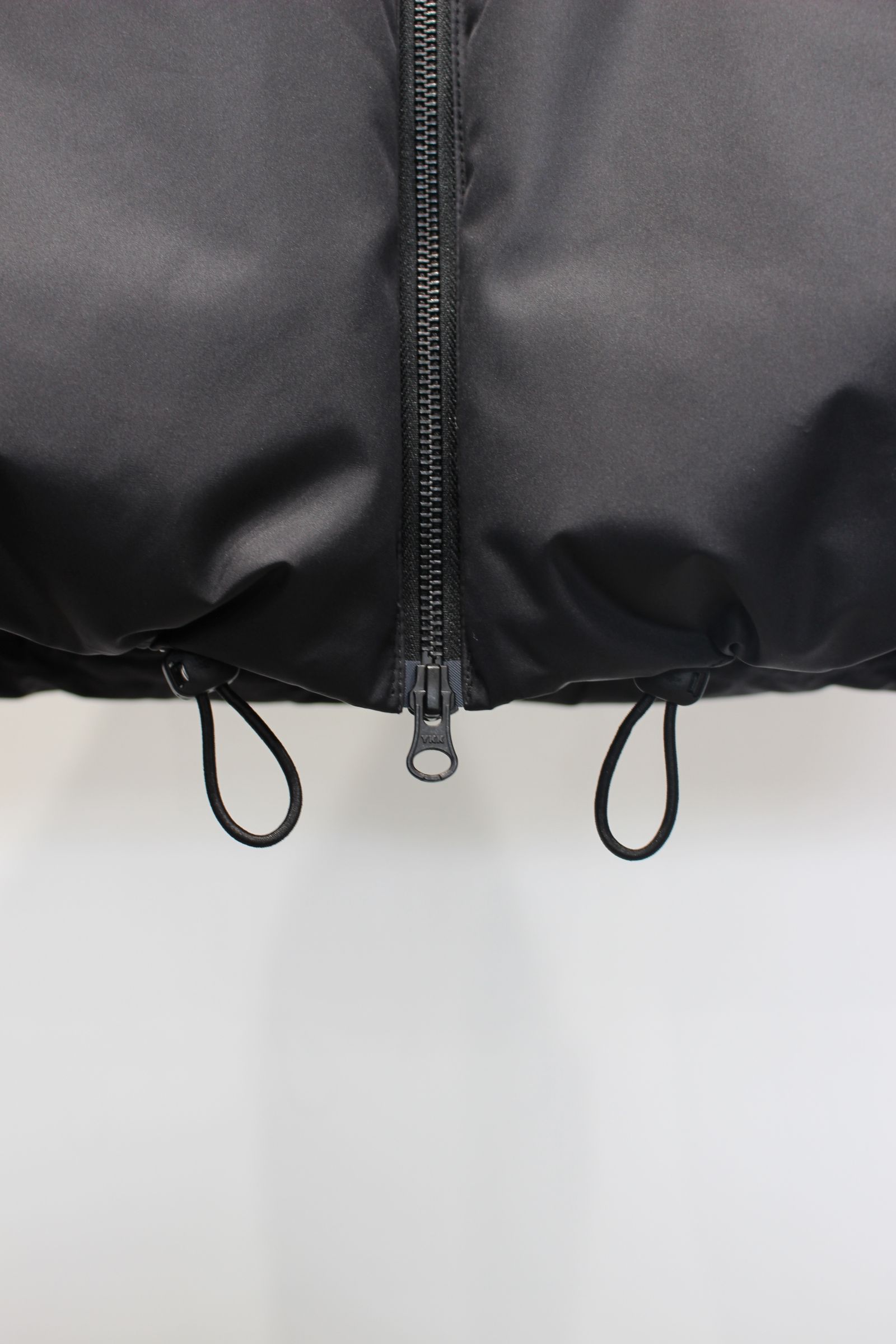 CURVY QUILT DOWN VEST | BLACK | ダウンベスト