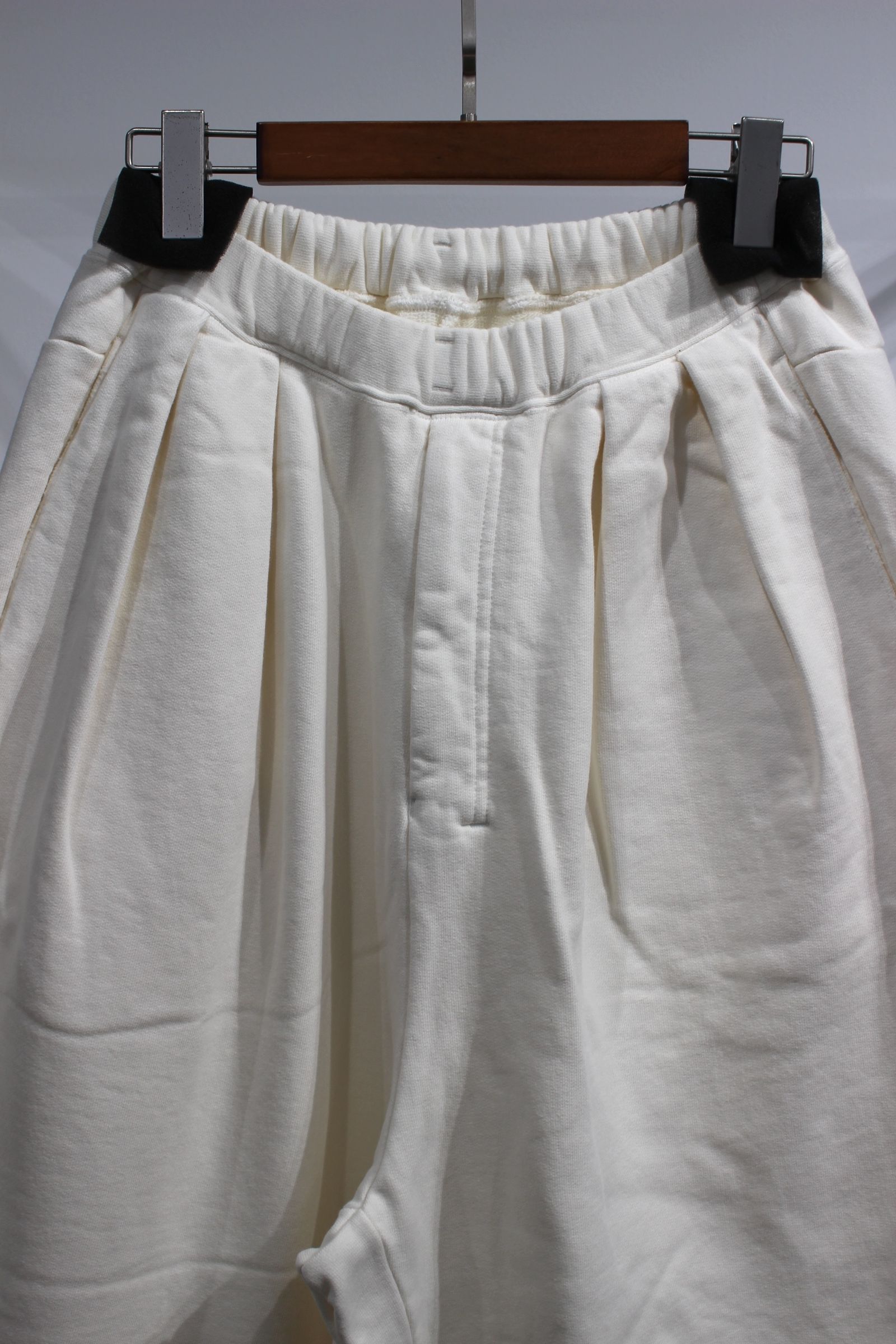 ANCELLM - TUCK SWEAT PANTS | WHITE | スウェットパンツ | NapsNote ANCELLM - TUCK SWEAT PANTS | WHITE | スウェットパンツ | NapsNote