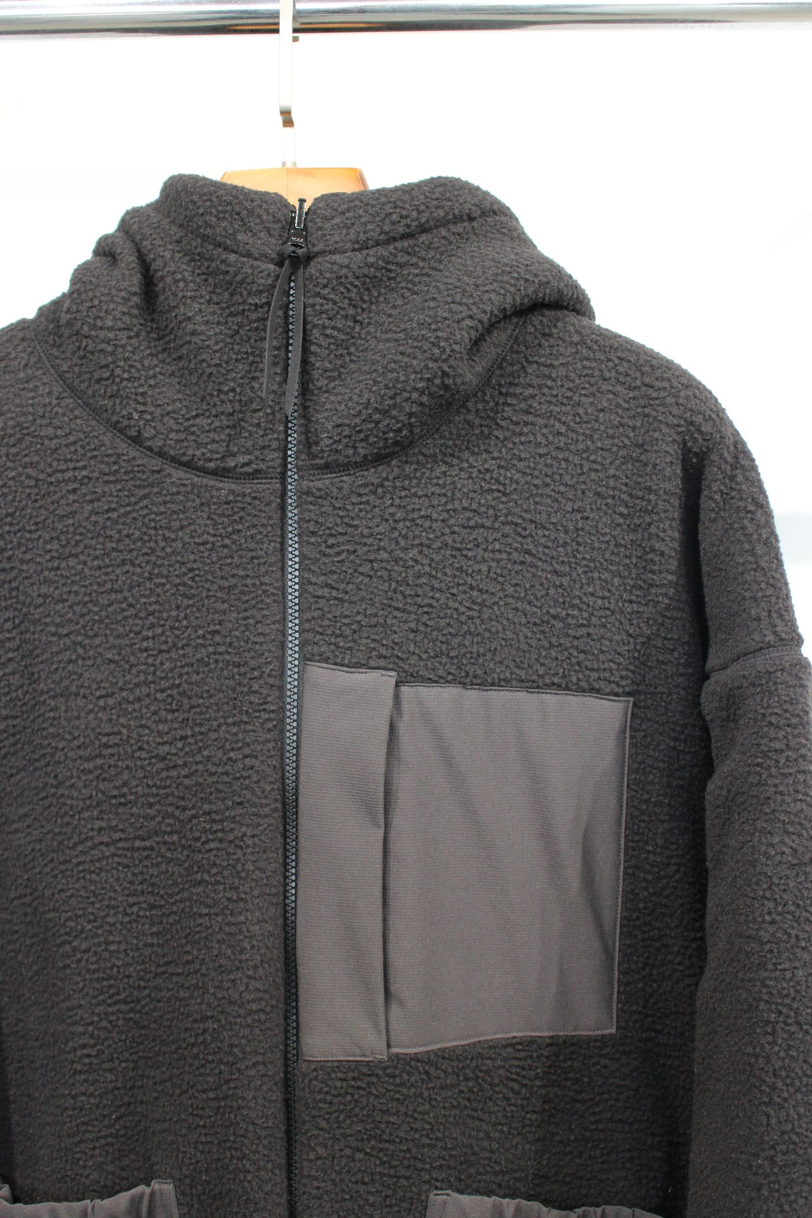 REVERSIBLE BENCH COAT/D.KHAKI-BLACK