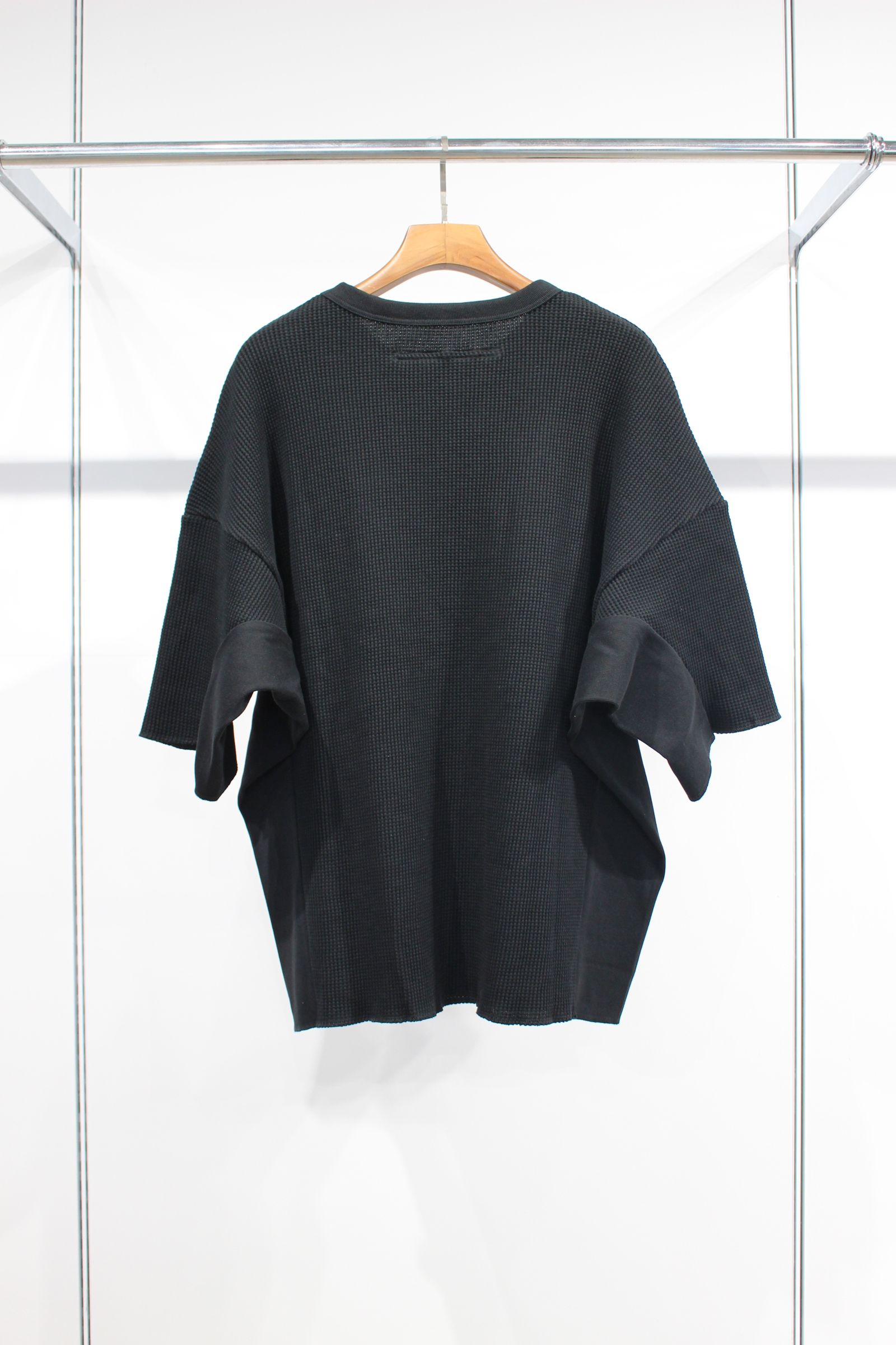 WAFFLE OVERSIZED T-SHIRT | BLACK | カットソー