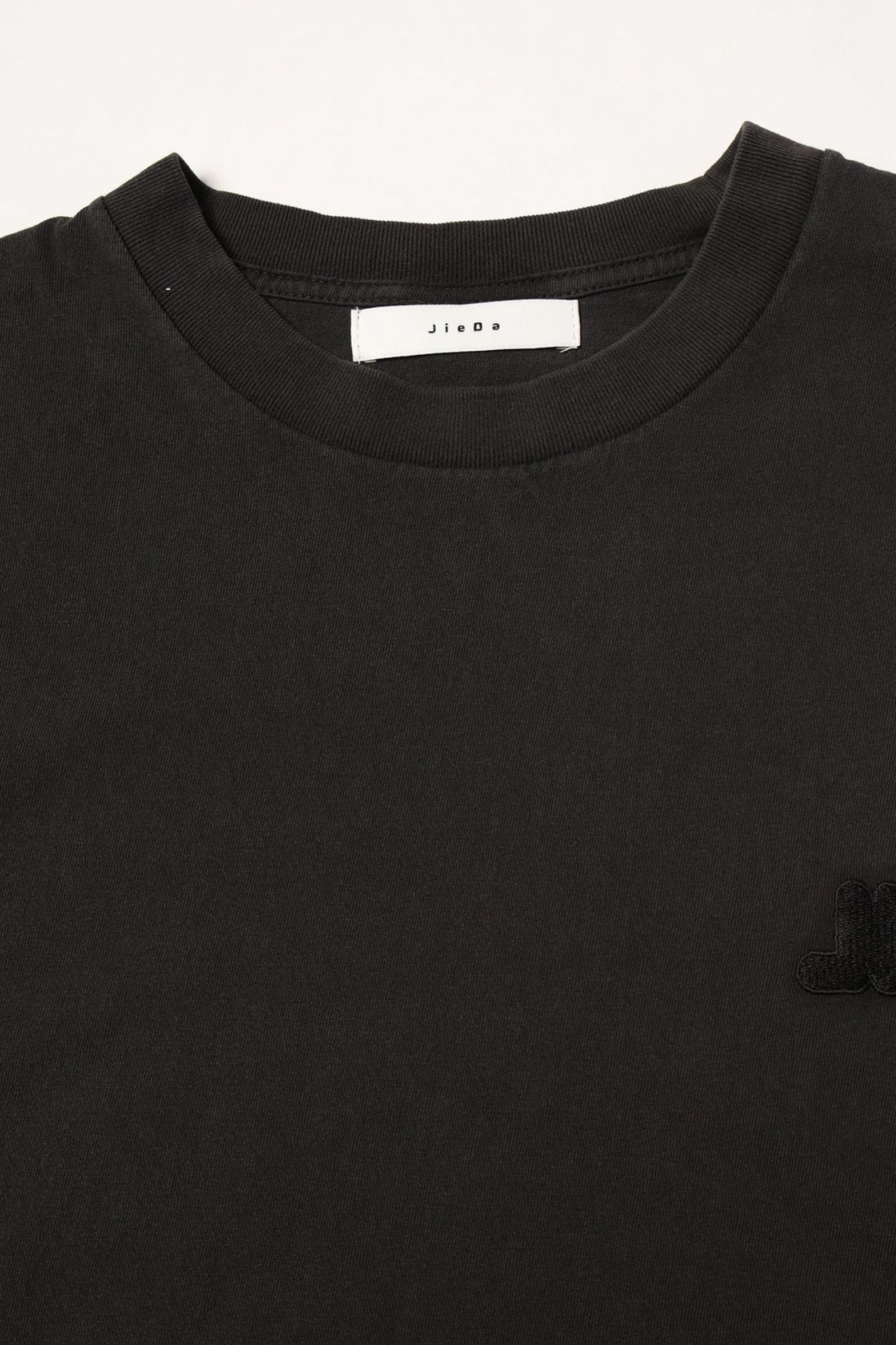 PIGMENT EMBROIDERY TEE | BLACK | Tシャツ