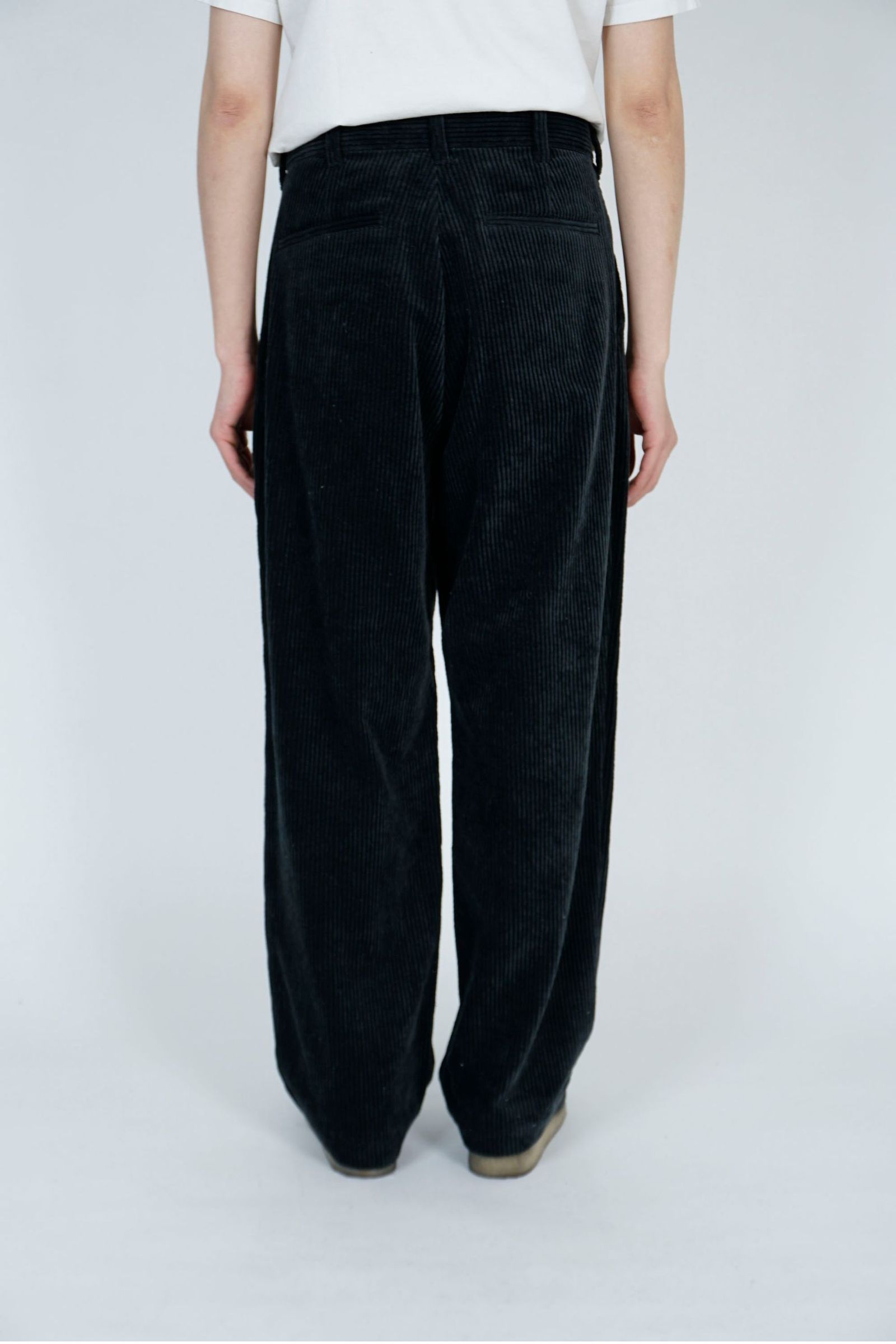 2TUCK CORDUROY PANTS/BLACK