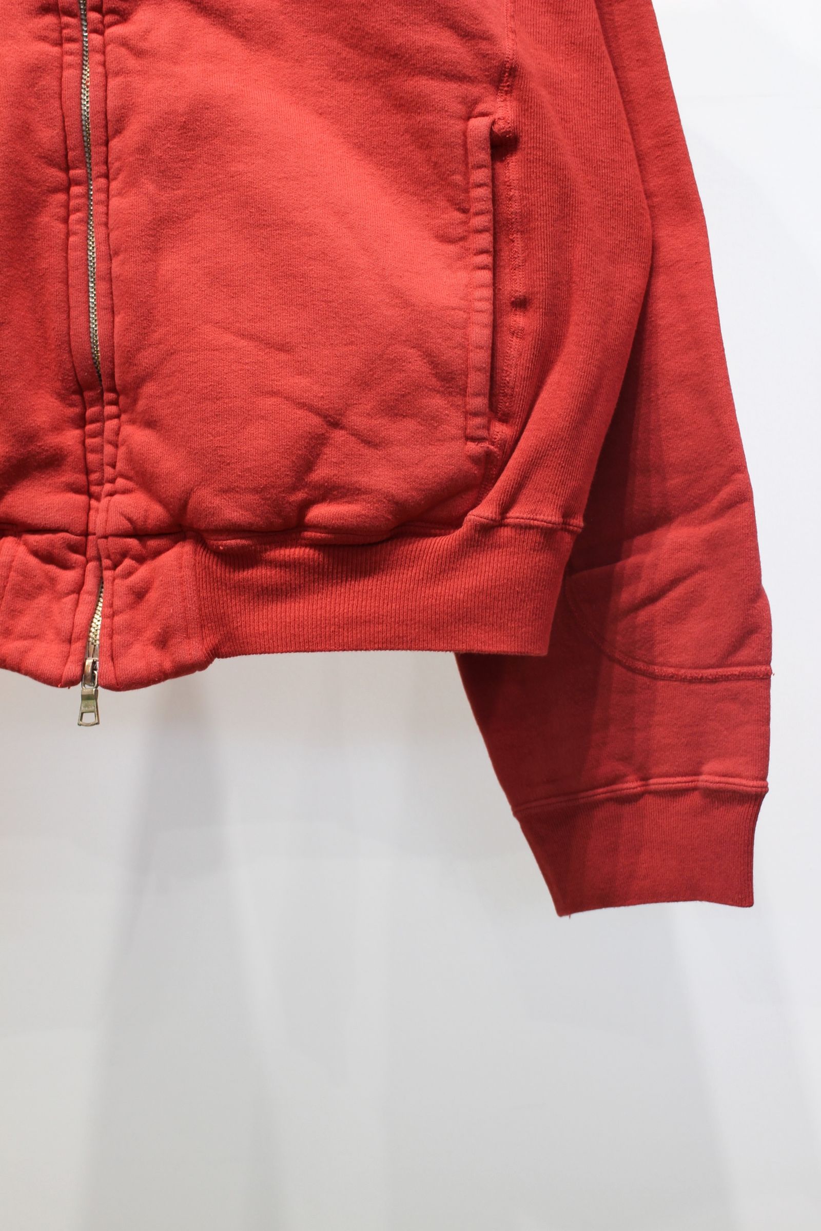 FLEECE-LINED SWEAT VERSITY SHIRT | RED | スウェット