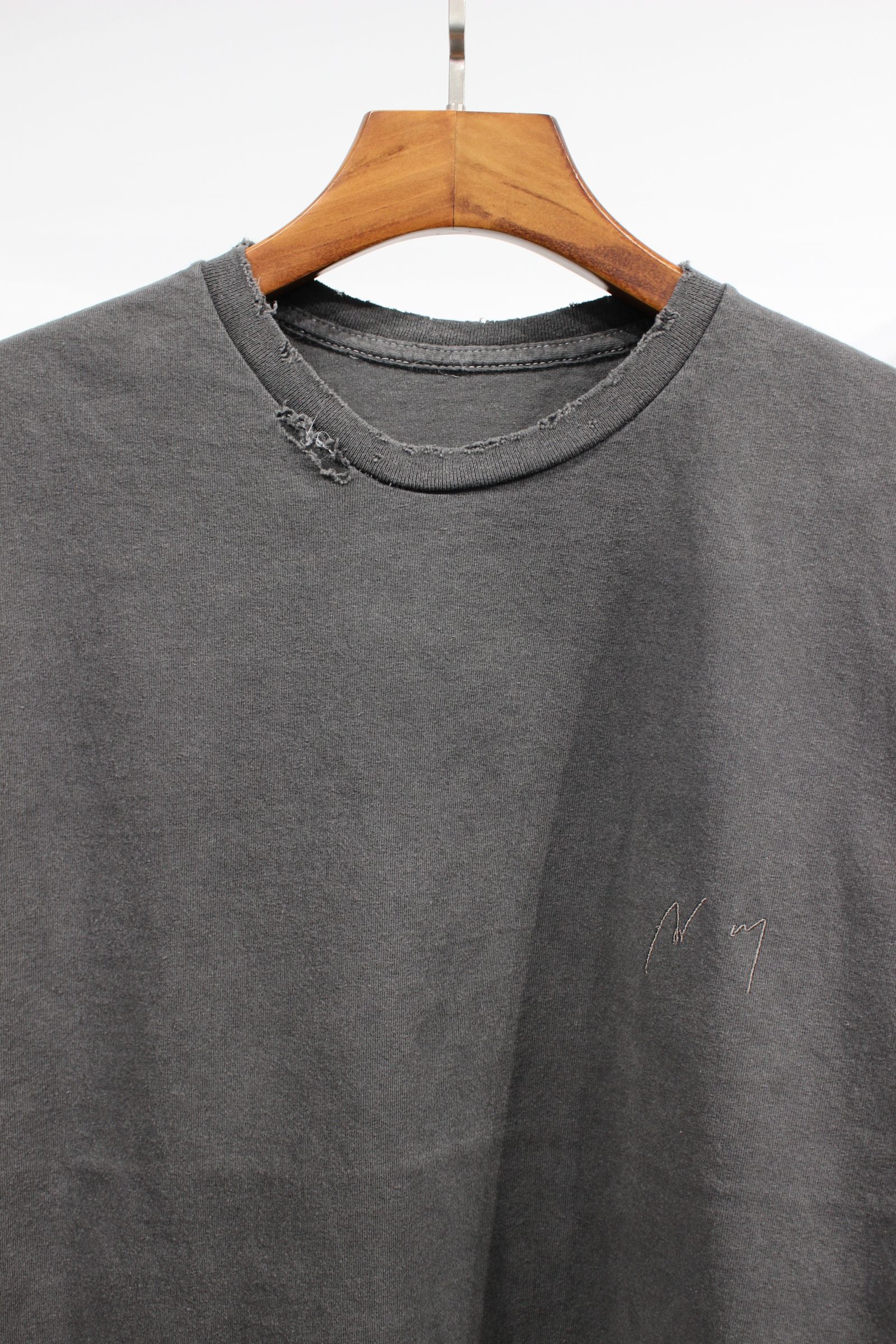 EMBROIDERY DYED T-SHIRT/F.BLACK