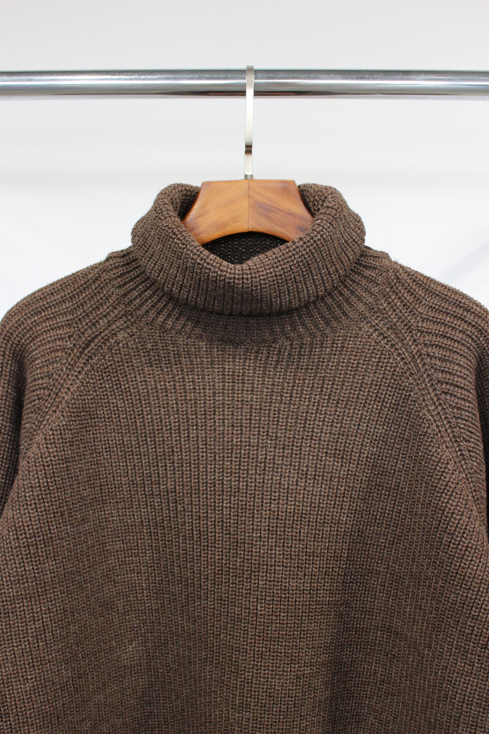 NATURAL WOOL HEAVY FISHERMAN ROLL NECK SWEATER/NATURAL BROWN