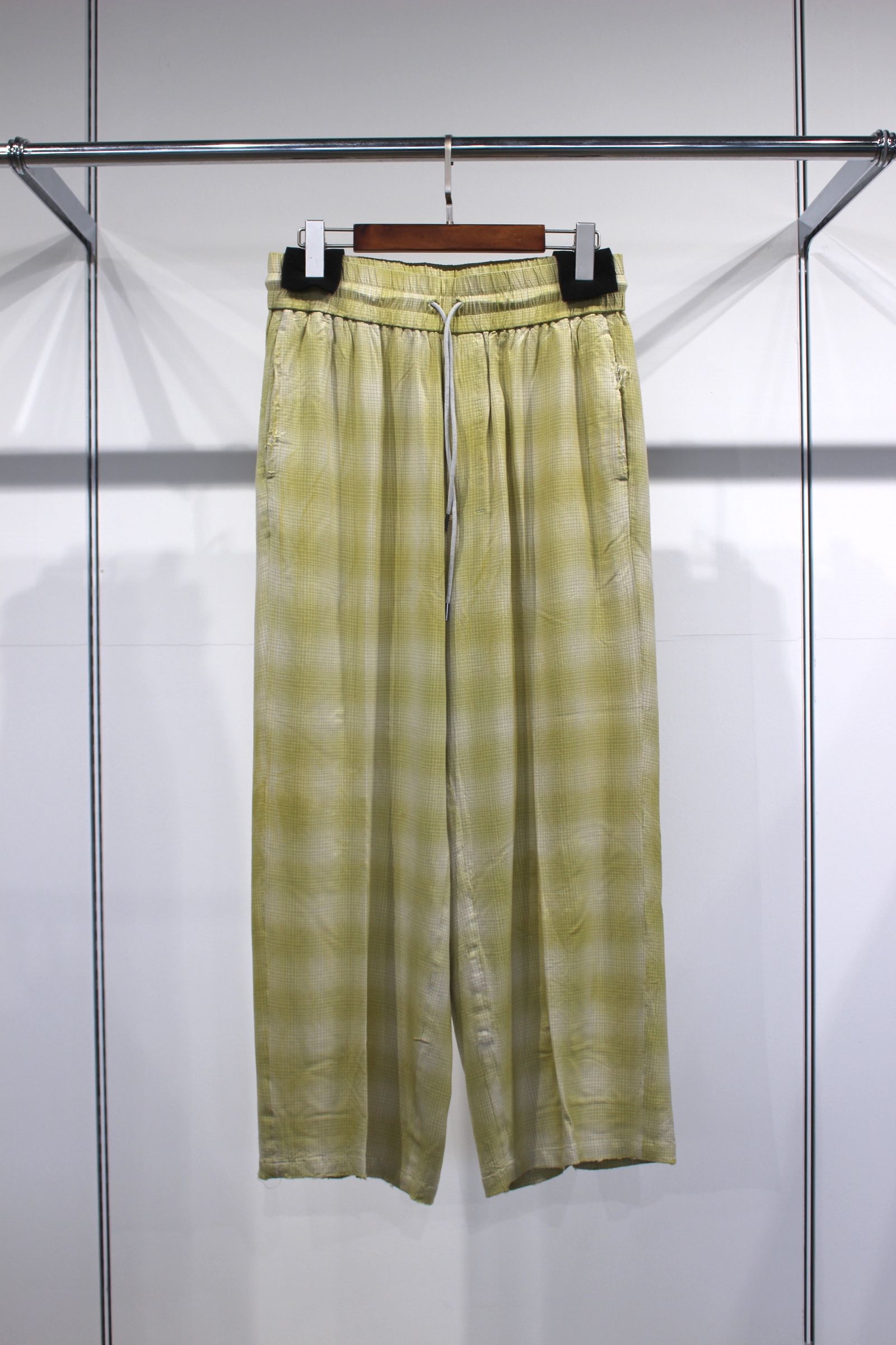 常田大希 着 ANCELLM RAYON EASY SLACKS 2 パンツ - スラックス