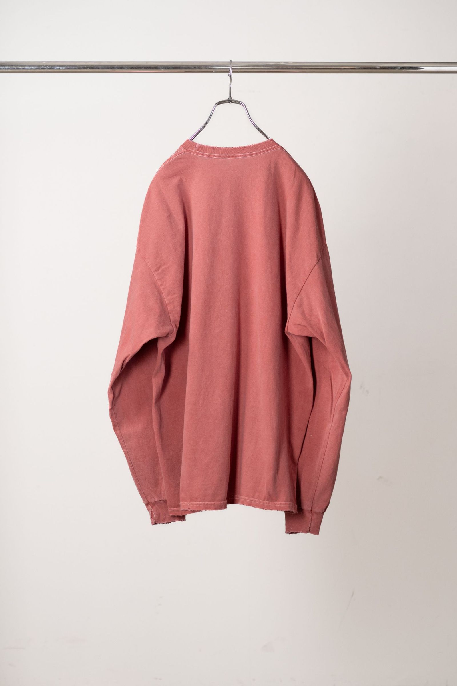 EMBROIDERY DYED LS T-SHIRT | RED | カットソー