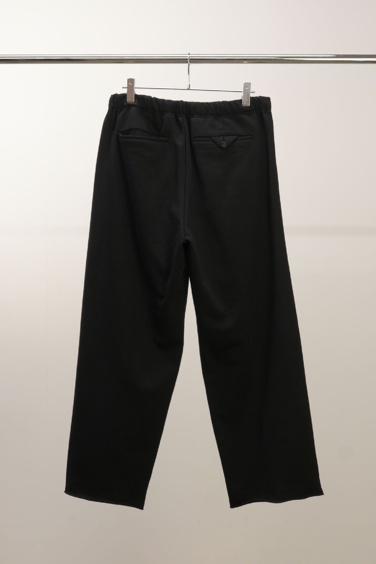 TUCK SWEAT PANTS | BLACK | スウェットパンツ