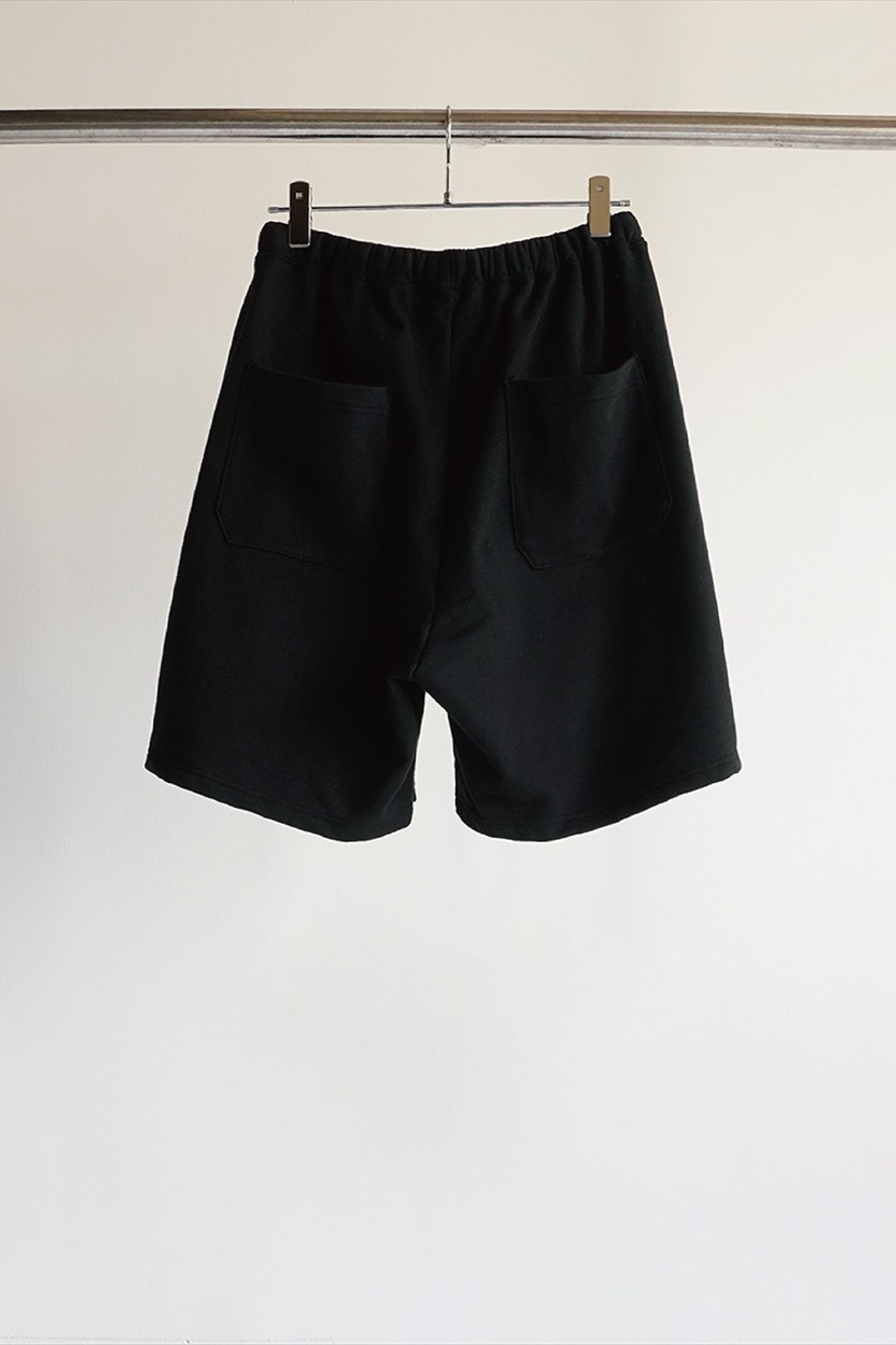 TUCK SWEAT SHORTS(BLACK) – ANCELLM