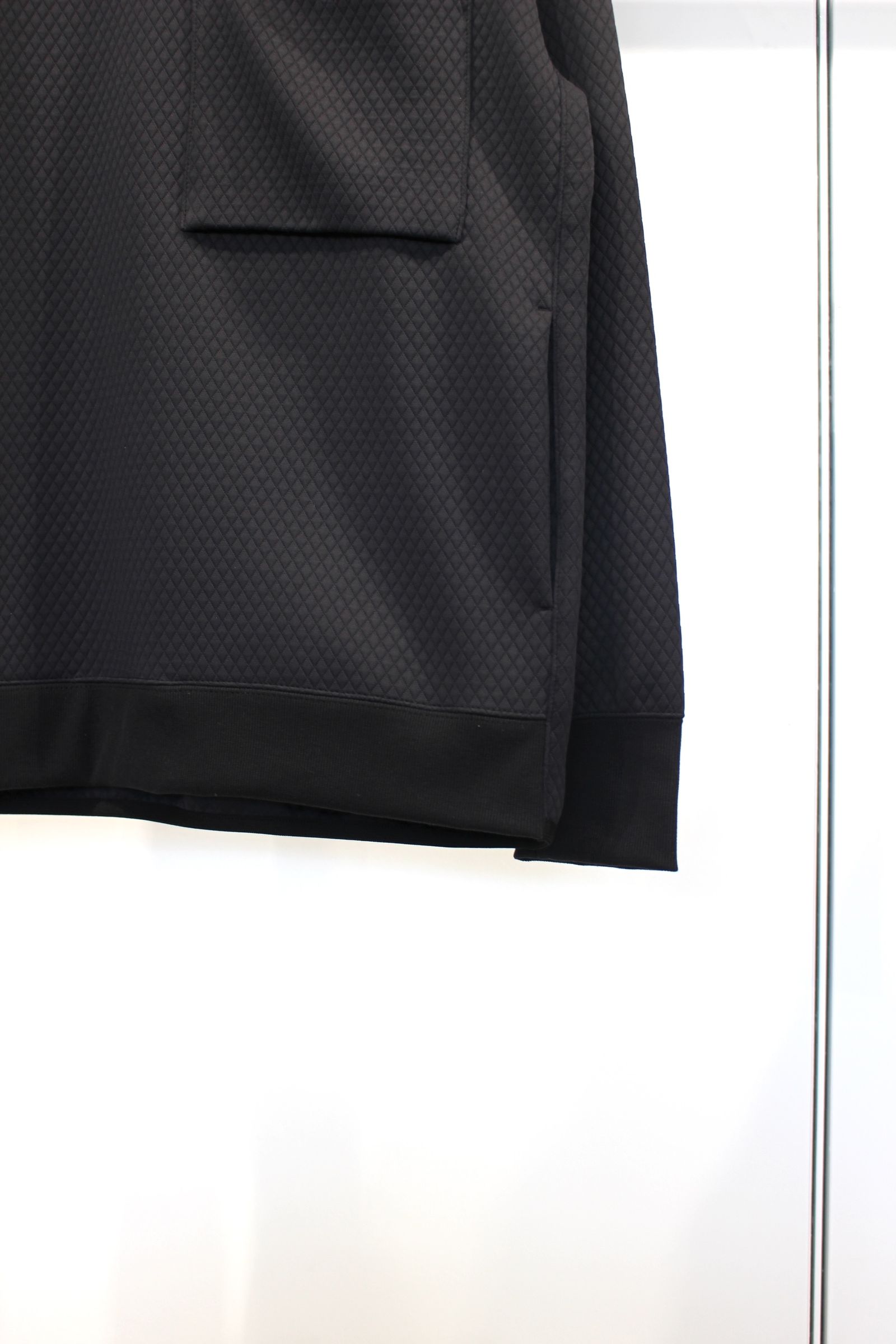 MICRO QUILTING JACQUARD P/O | BLACK | カットソー