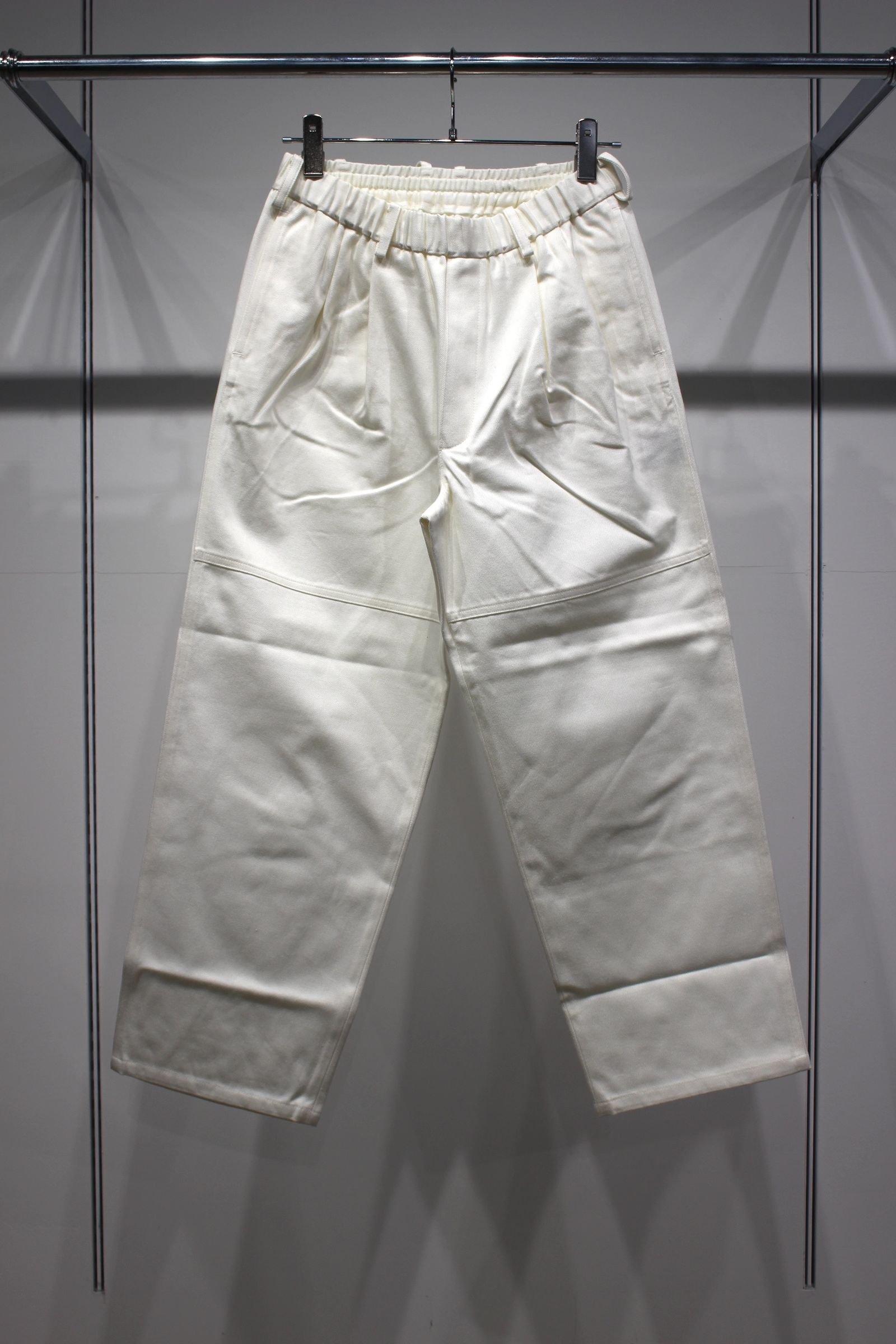FULLER CHINO CROSS BOLD FIT PANTS | WHITE | ワイドパンツ