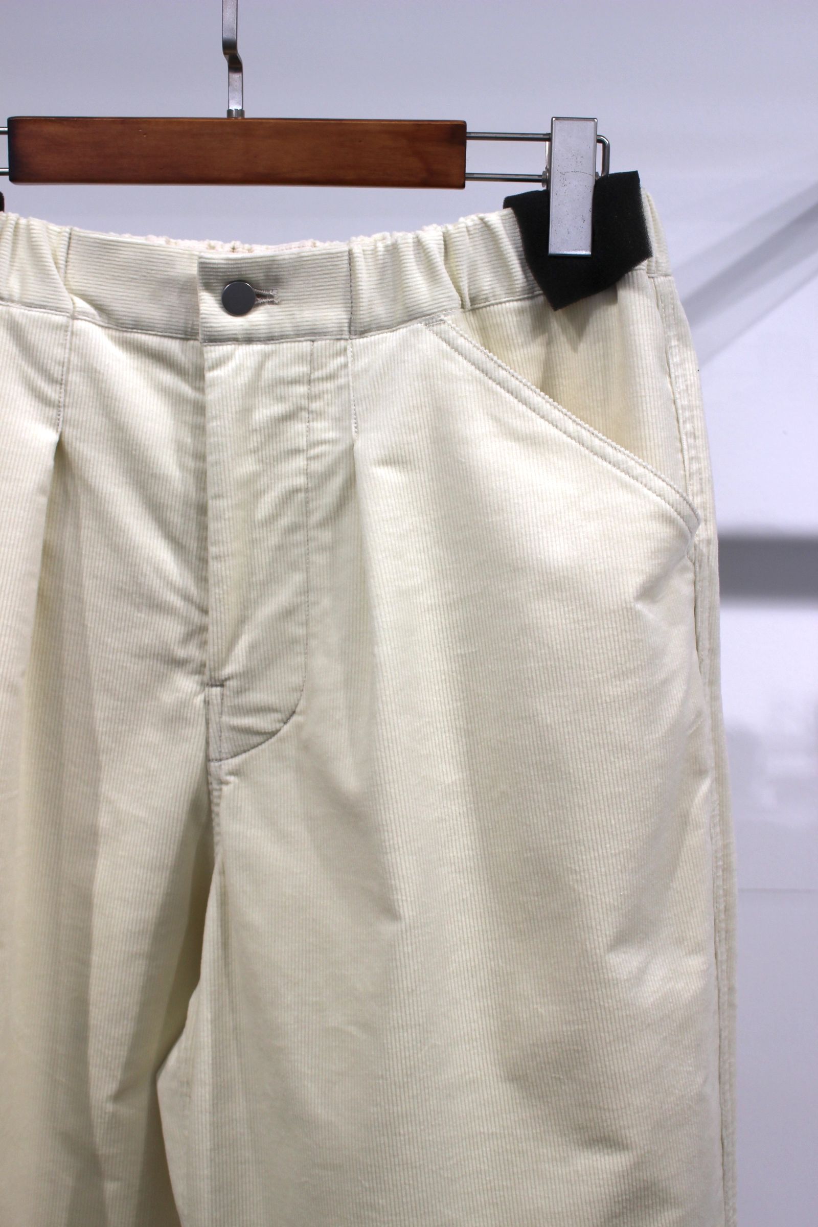 DEVIN Cords Ez Trousers | IVORY | パンツ