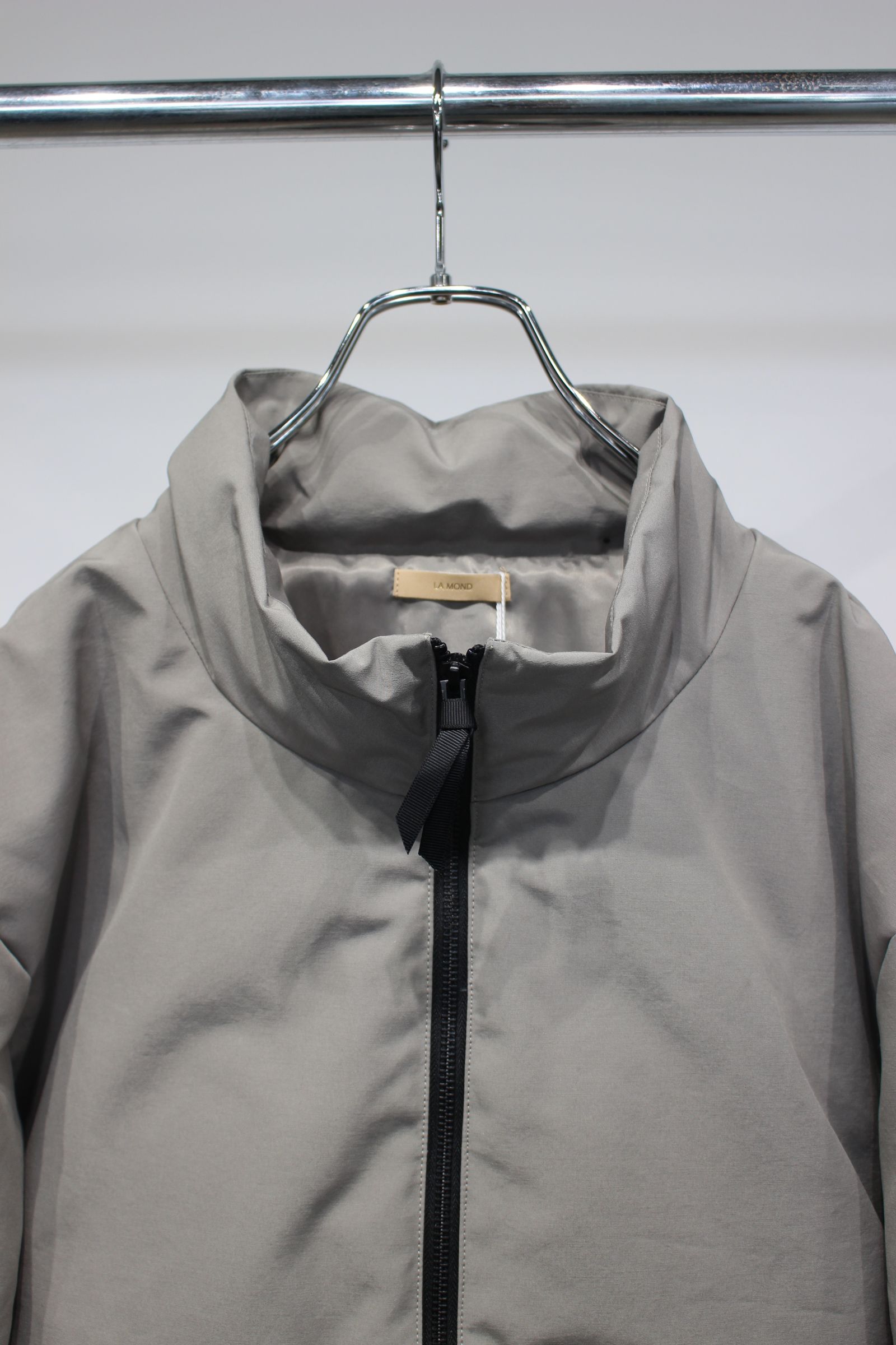 WEATHER CLOTH DOWN BLOUSON | GREIGE | ダウンジャケット