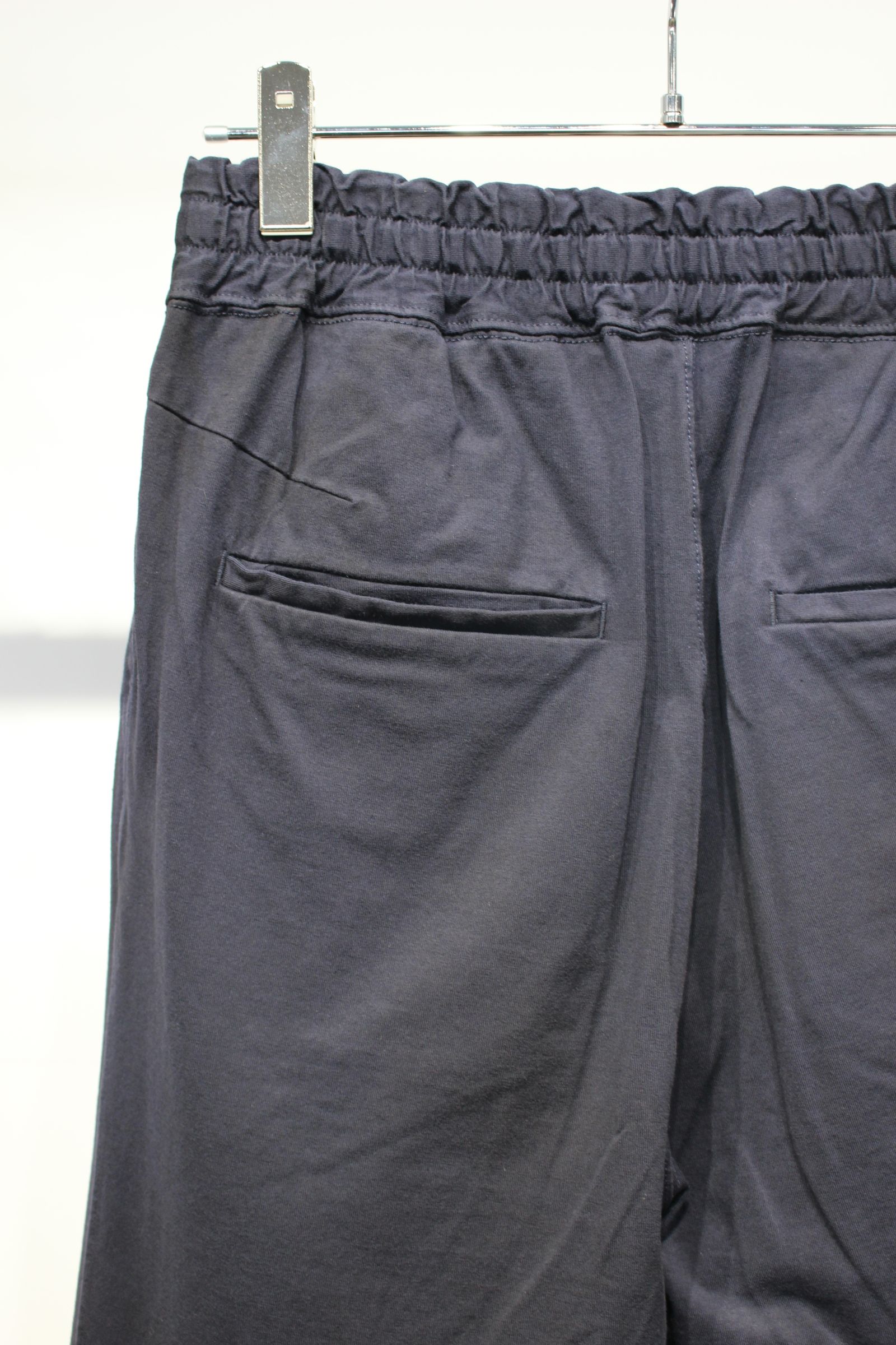 DRAPE WIDE EASY CUT SLACKS | NAVY | スラックス