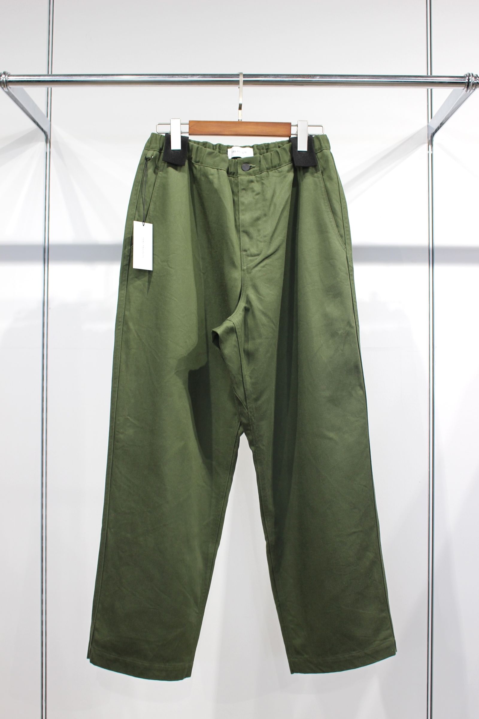 PERS PROJECTS - ARON EZ TROUSERS “twill” | OLIVE | パンツ | NapsNote