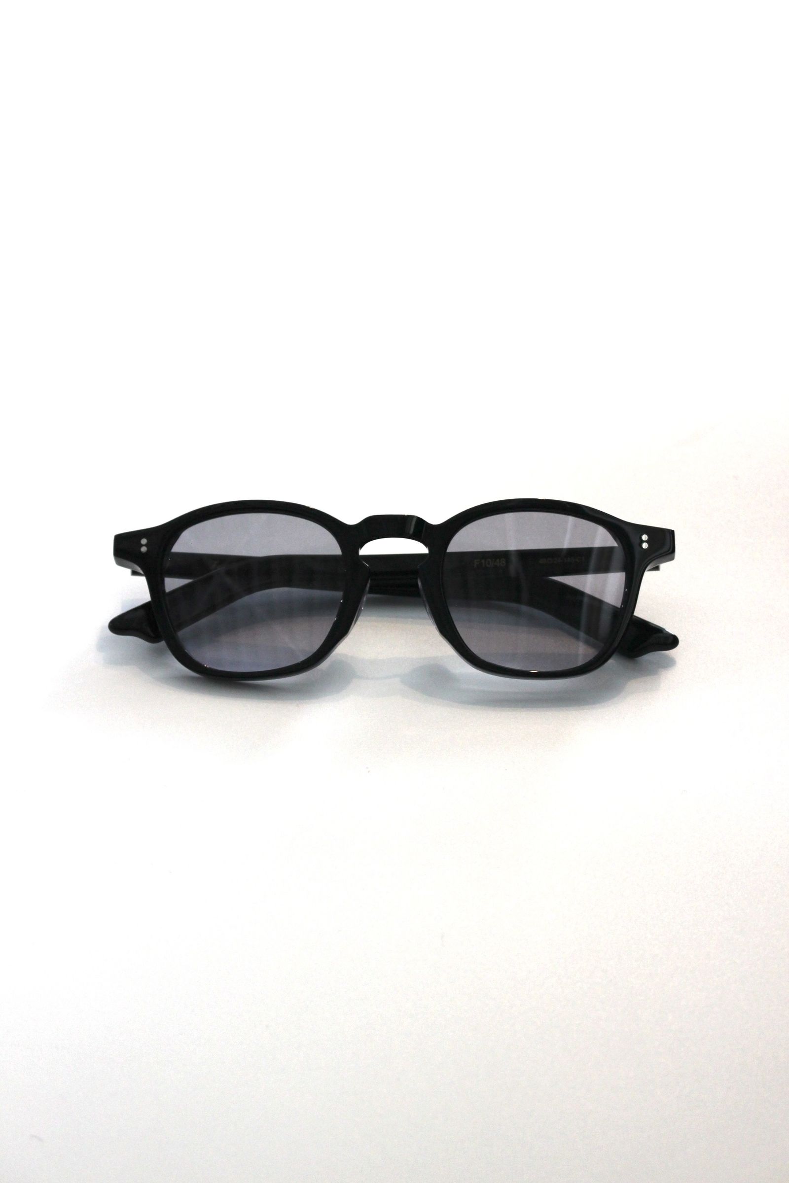 Few ブラックサングラス ケース付き　F10 Few by New. Few f10 サングラス ケース付き メンズ