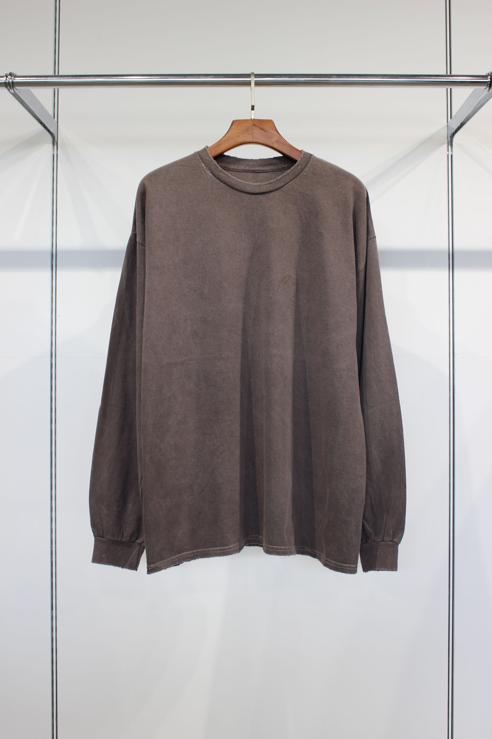 EMBROIDERY DYED LS T-SHIRT（刺繍） | BROWN | カットソー