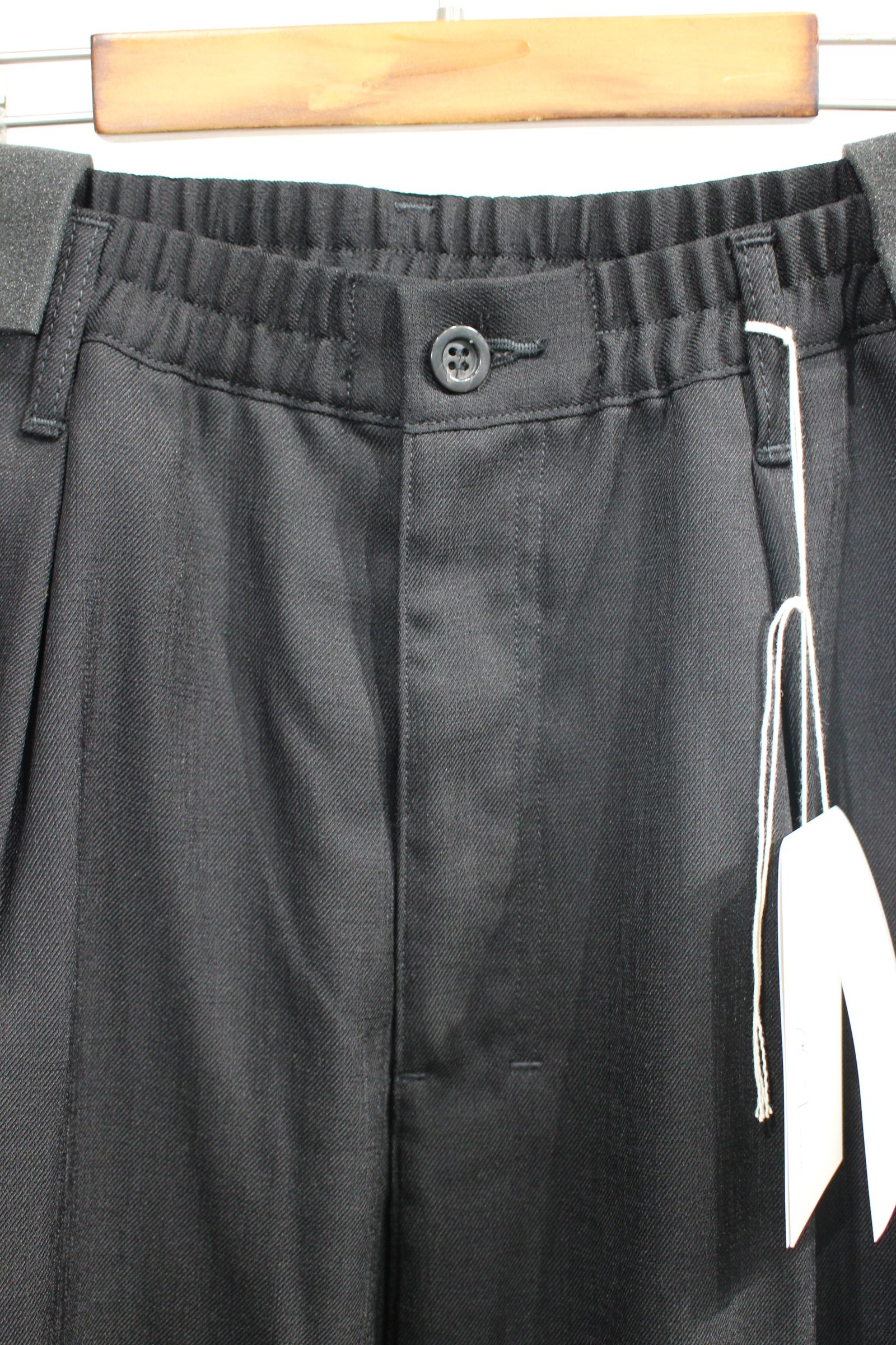 TA/W TUCK EASY SLACKS | BLACK | スラックス