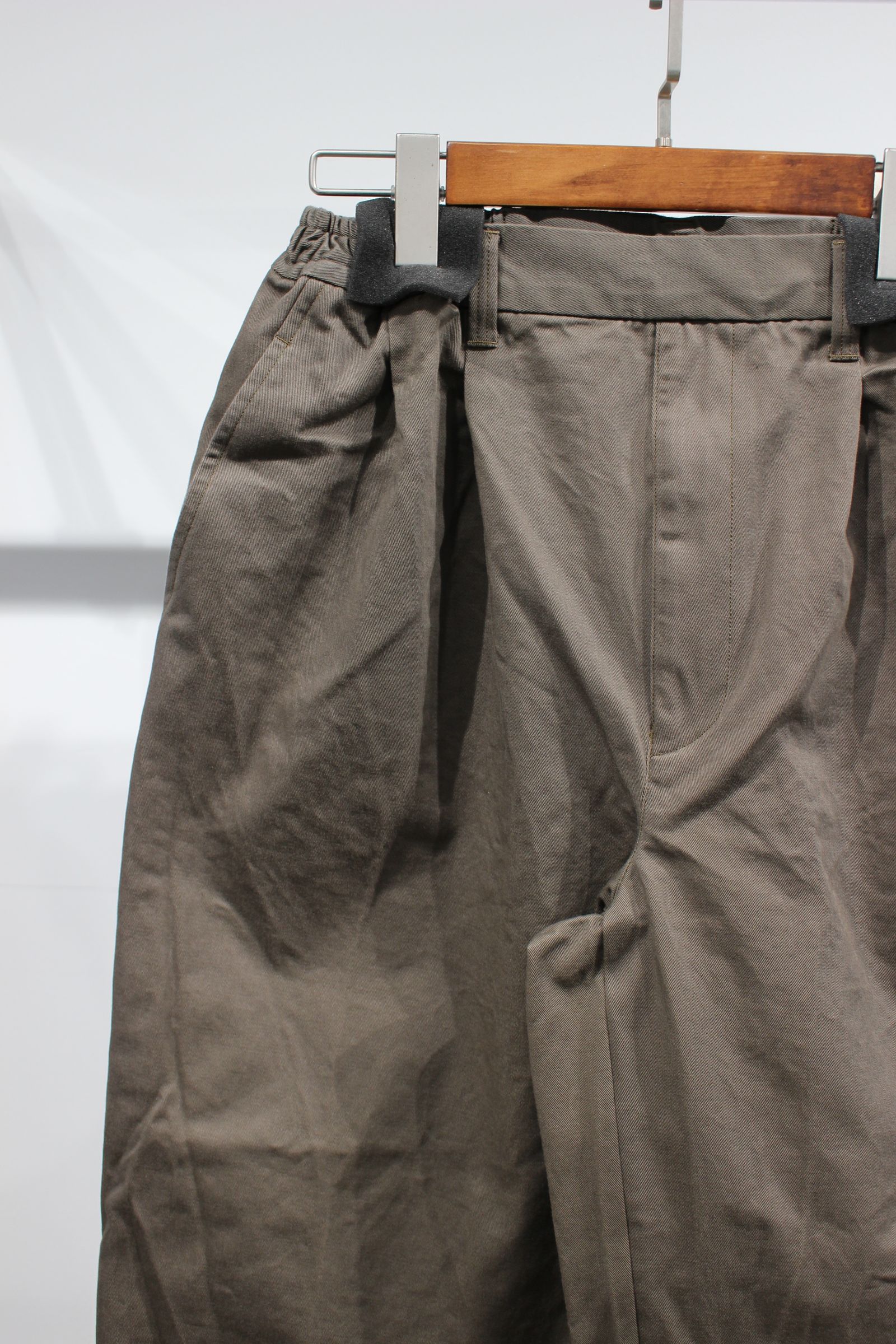 wonderland - Two tuck chino`s/2タックチノパンツ | NapsNote