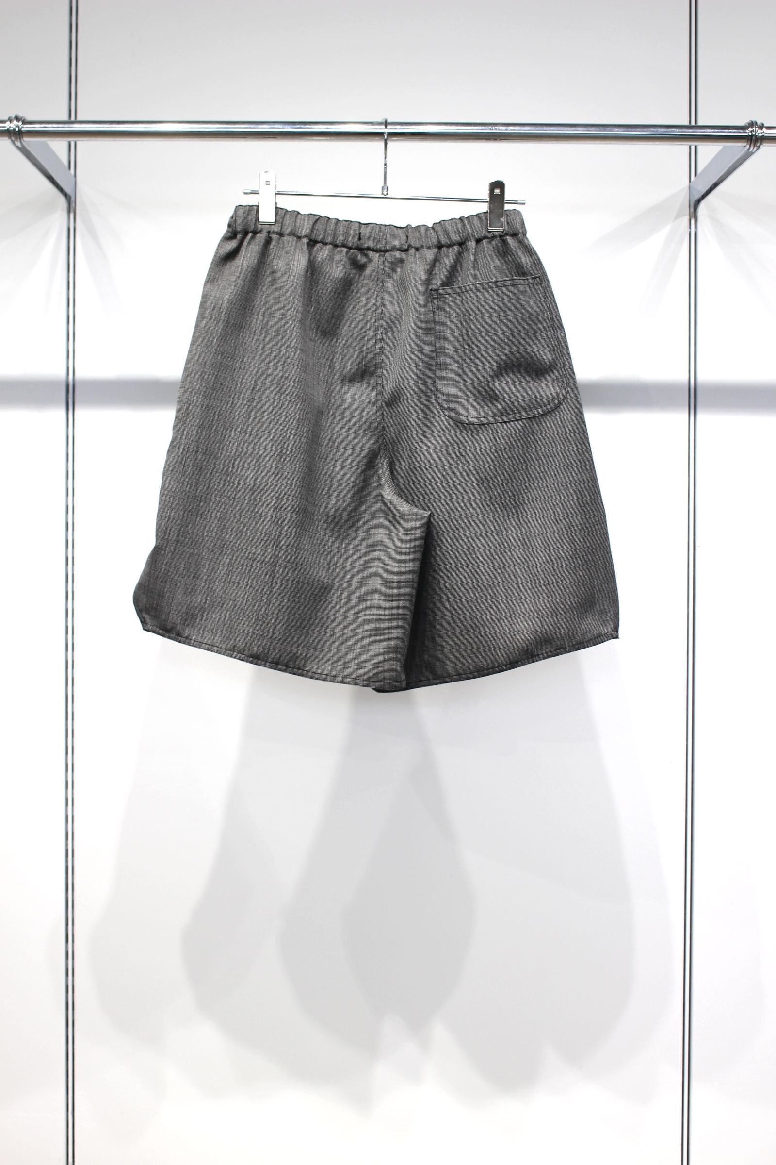 WOOL END-ON-END SUITING HYPER BIG TRAINING EASY SHORTS | BLACK | イージーショーツ