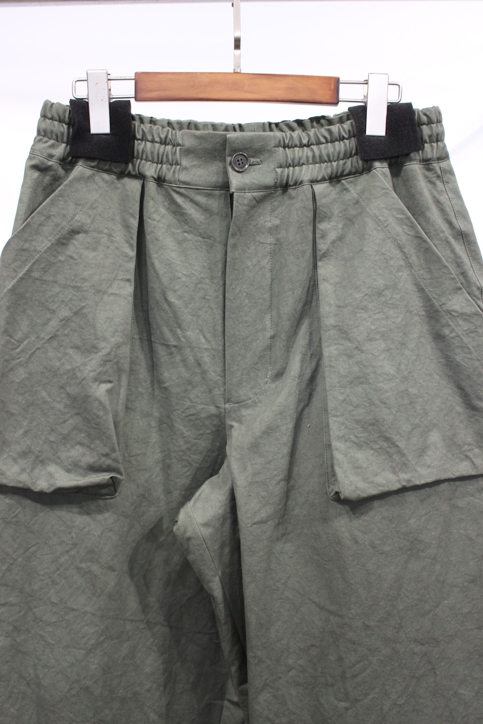 [ラスト1点] SUN DRYING LIGHT HAND TWIL Wide Tapered Easy Pants | OLIVE | ワイドテーパードパンツ