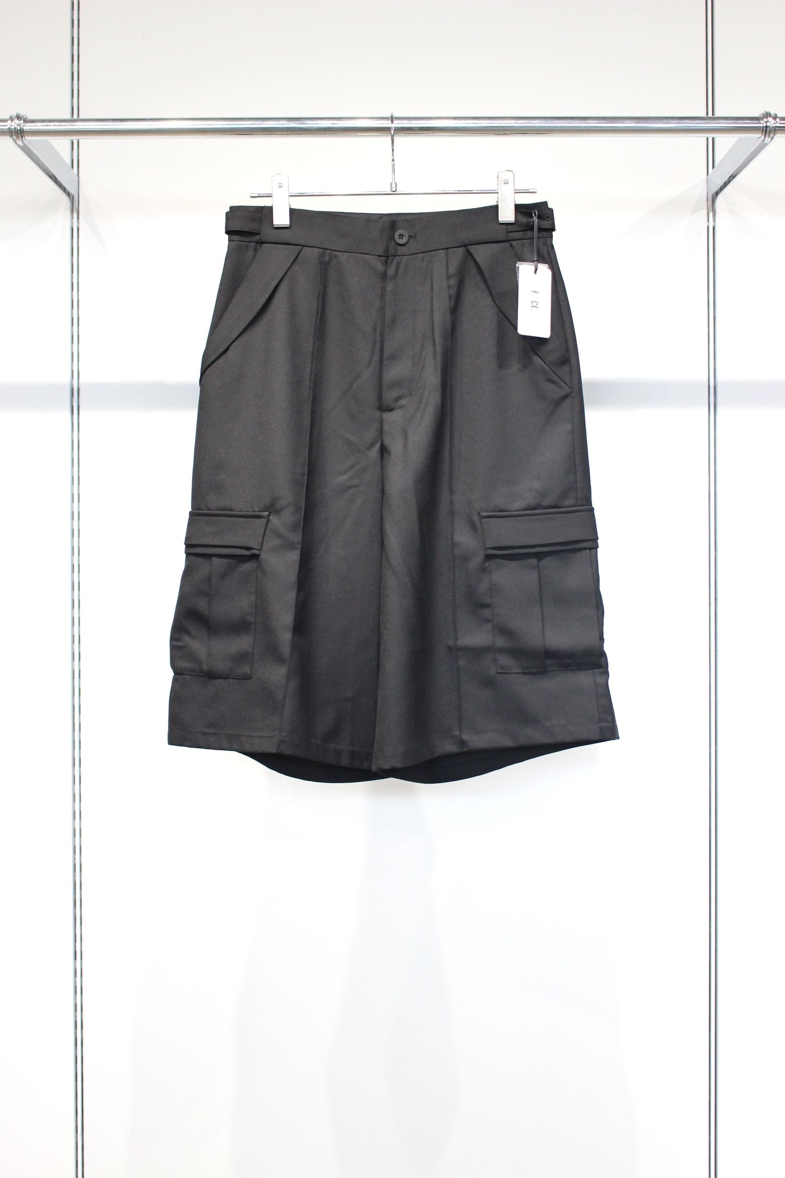 TWISTPOLYESTER WIDE SHORTS | Black | ワイドショーツ