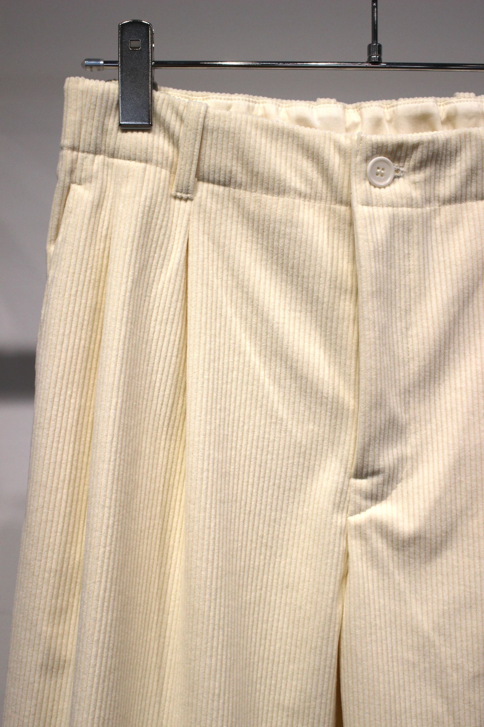 TRICOT CORDUROY PANTS | IVORY | コーデュロイパンツ