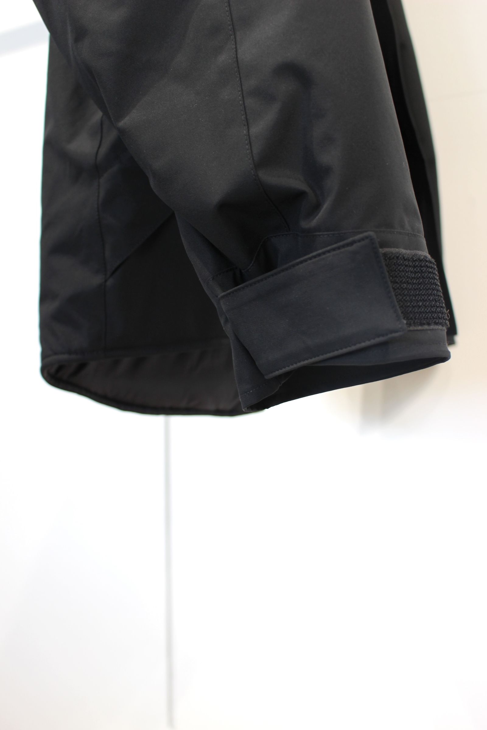 HI-LOFT WATER PROOF INSULATED HOODED JACKET | BLACK | ジャケット